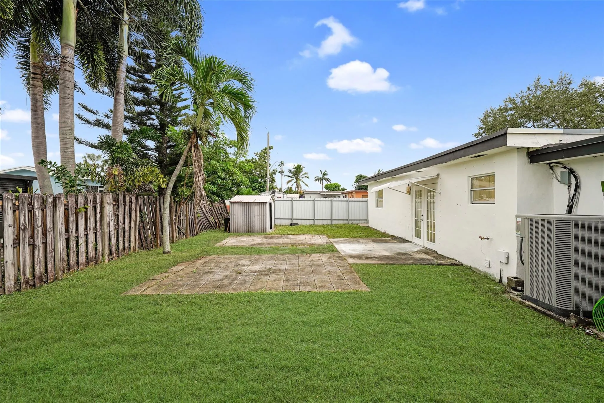 8461 NW 14th St