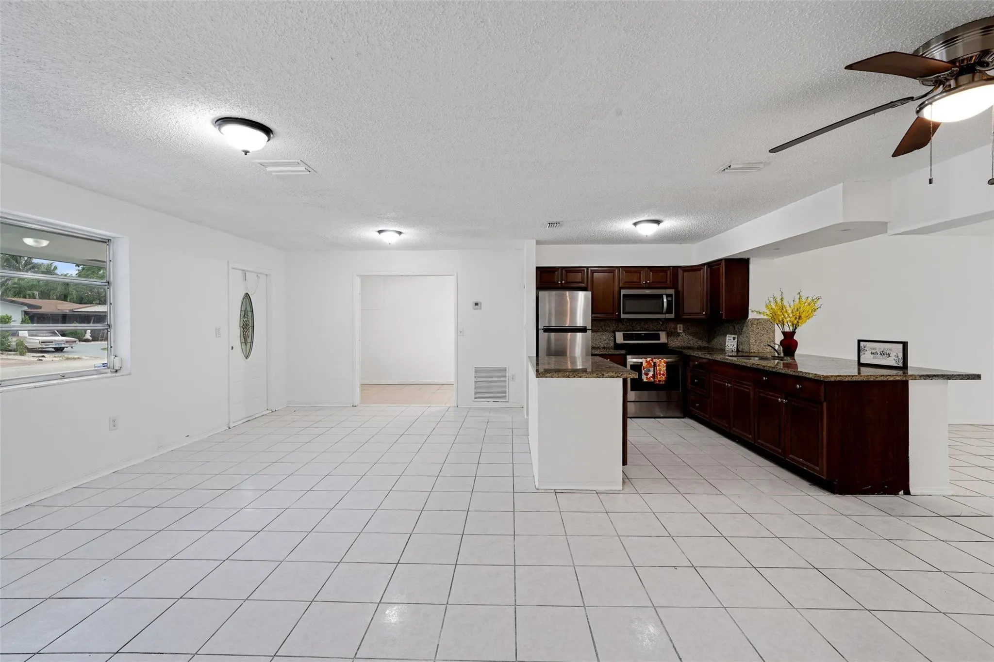 8461 NW 14th St