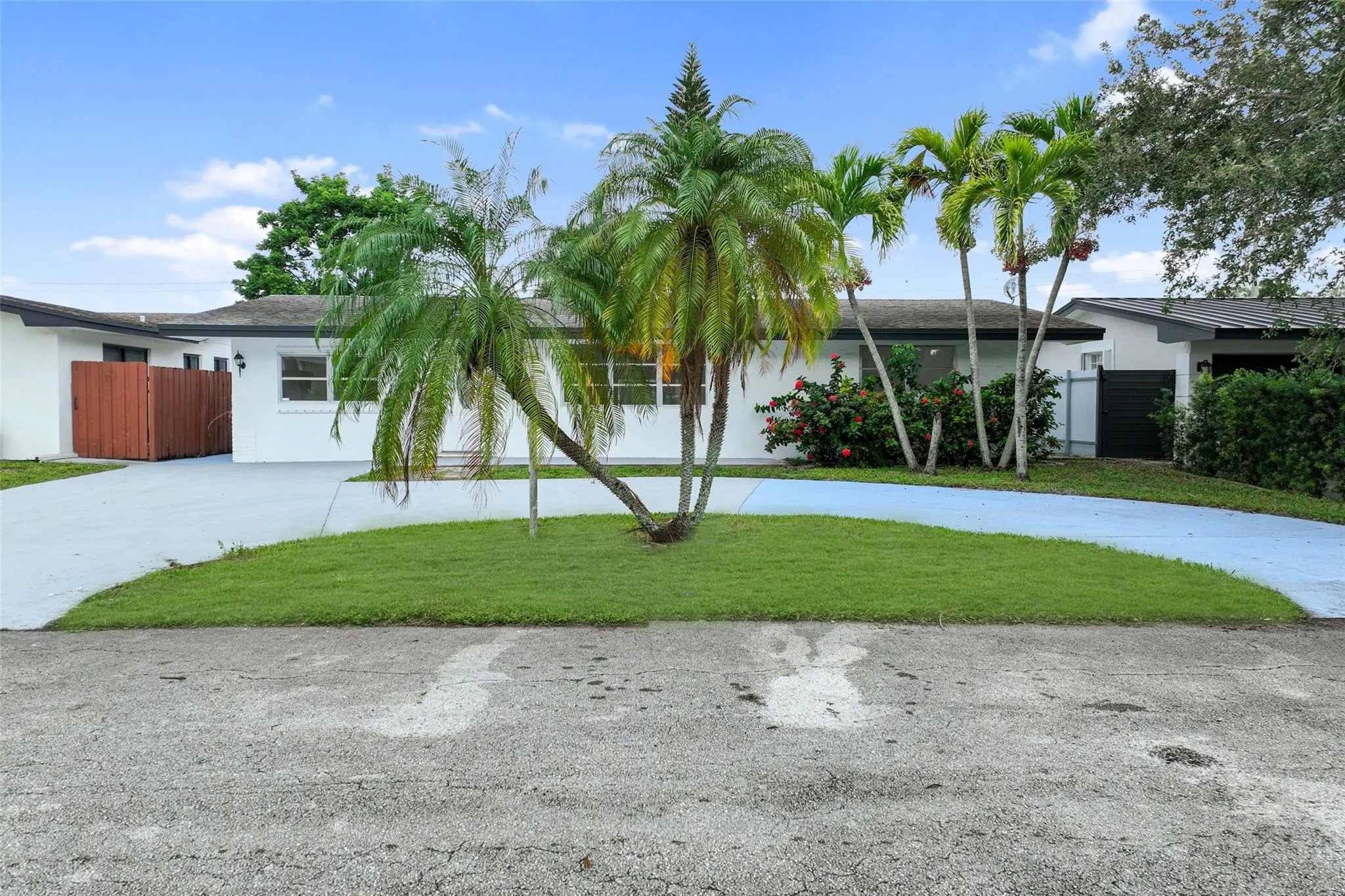 8461 NW 14th St