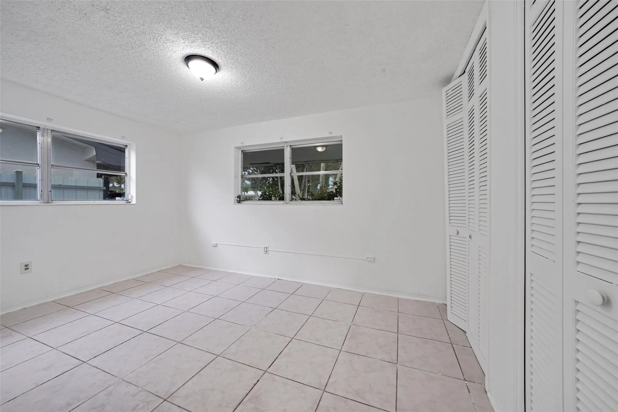 8461 NW 14th St