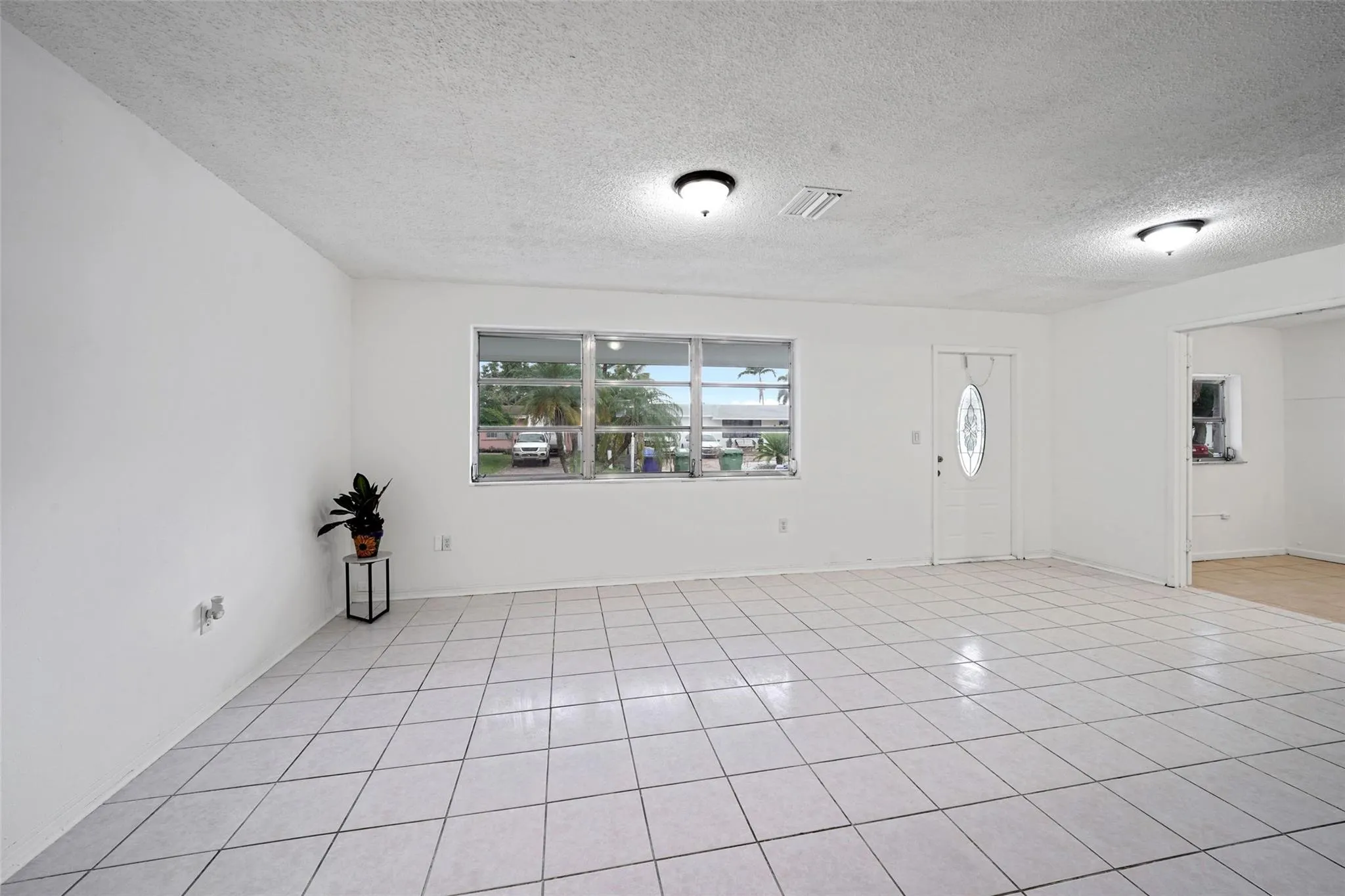 8461 NW 14th St