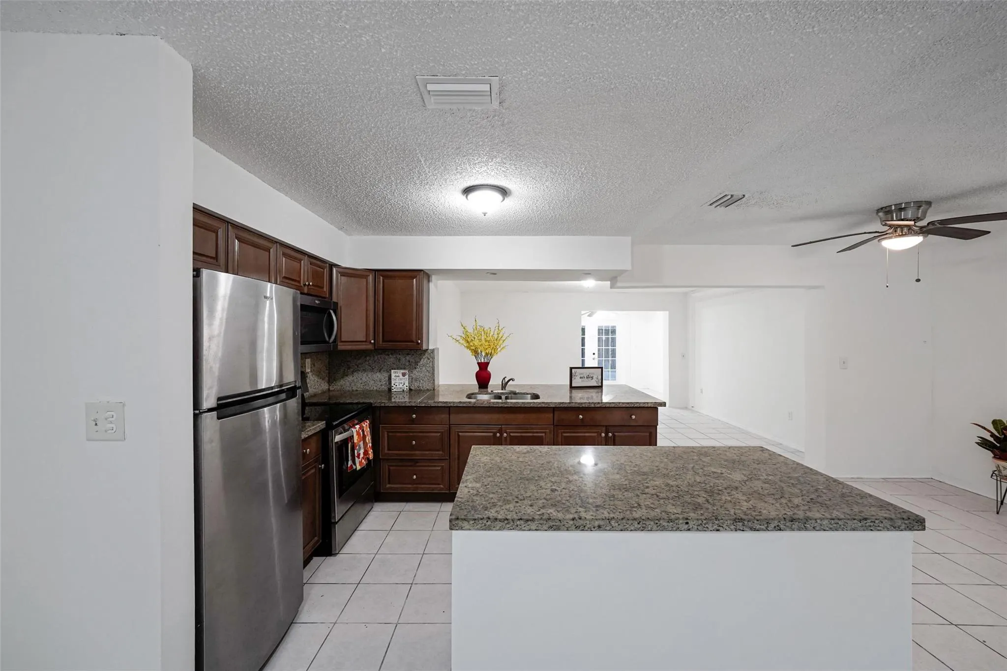 8461 NW 14th St