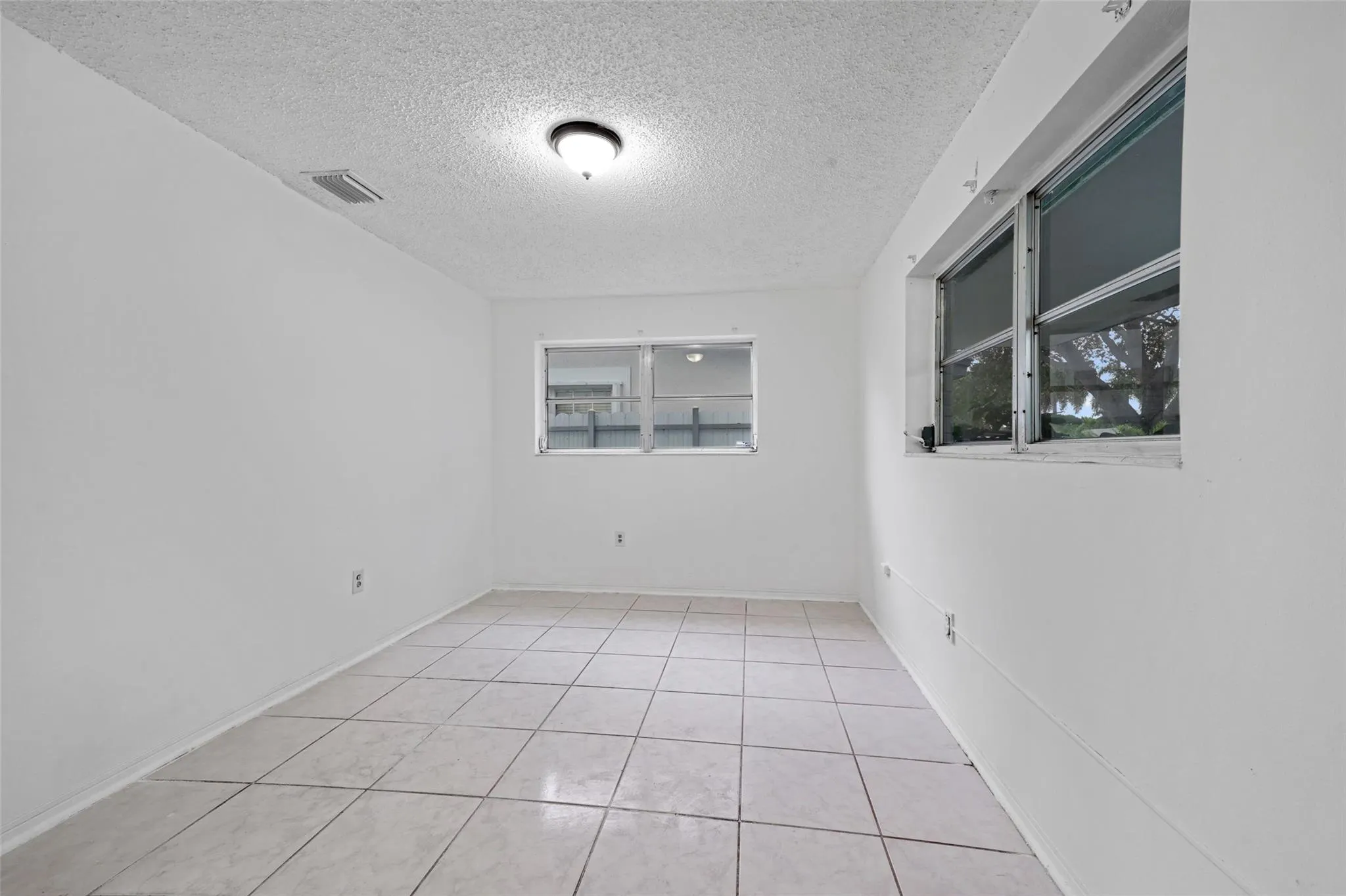 8461 NW 14th St