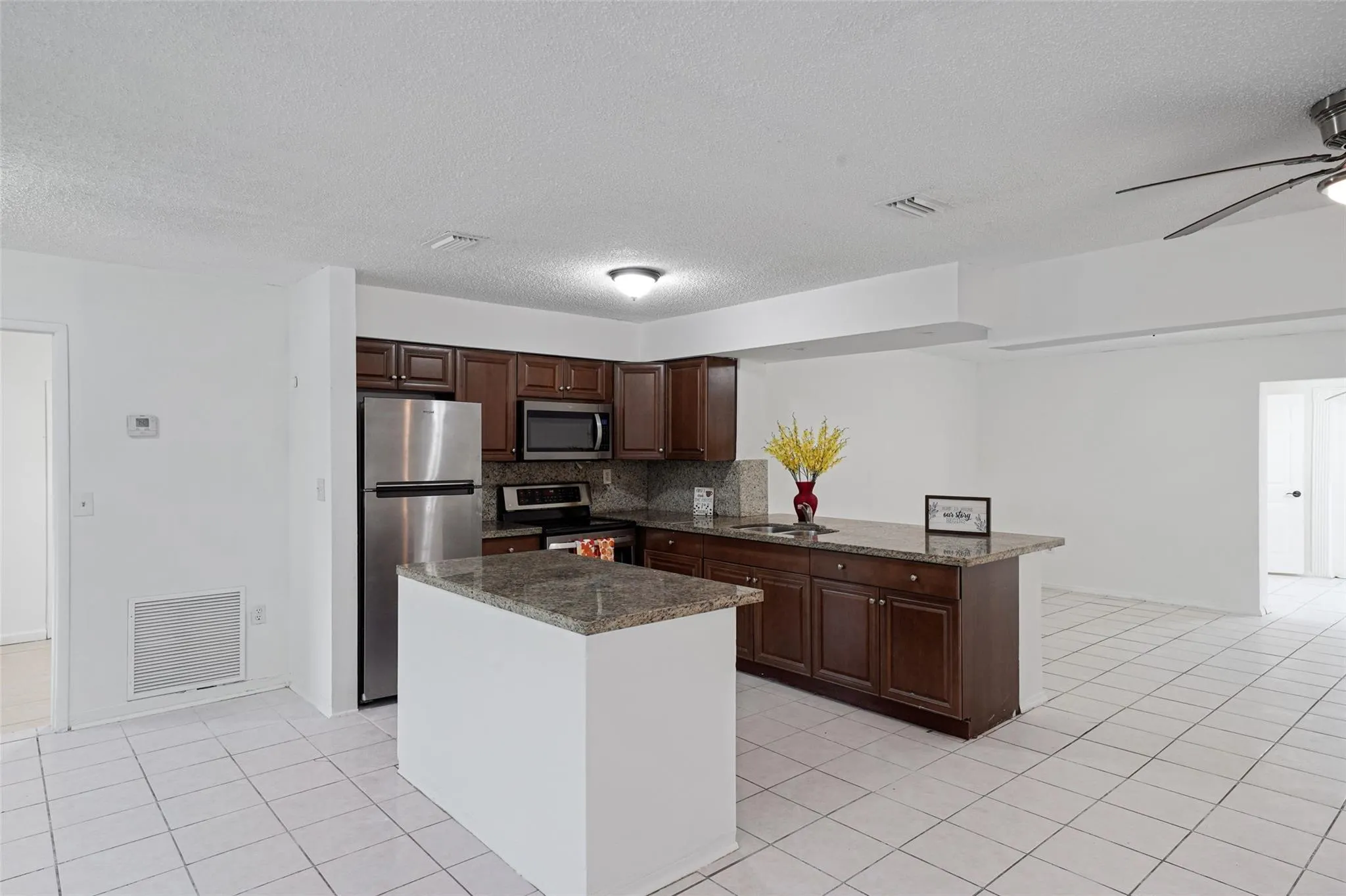 8461 NW 14th St