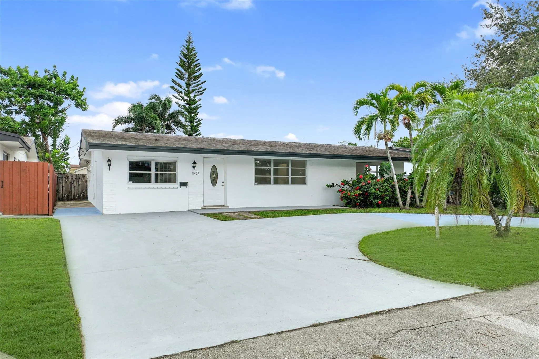 8461 NW 14th St