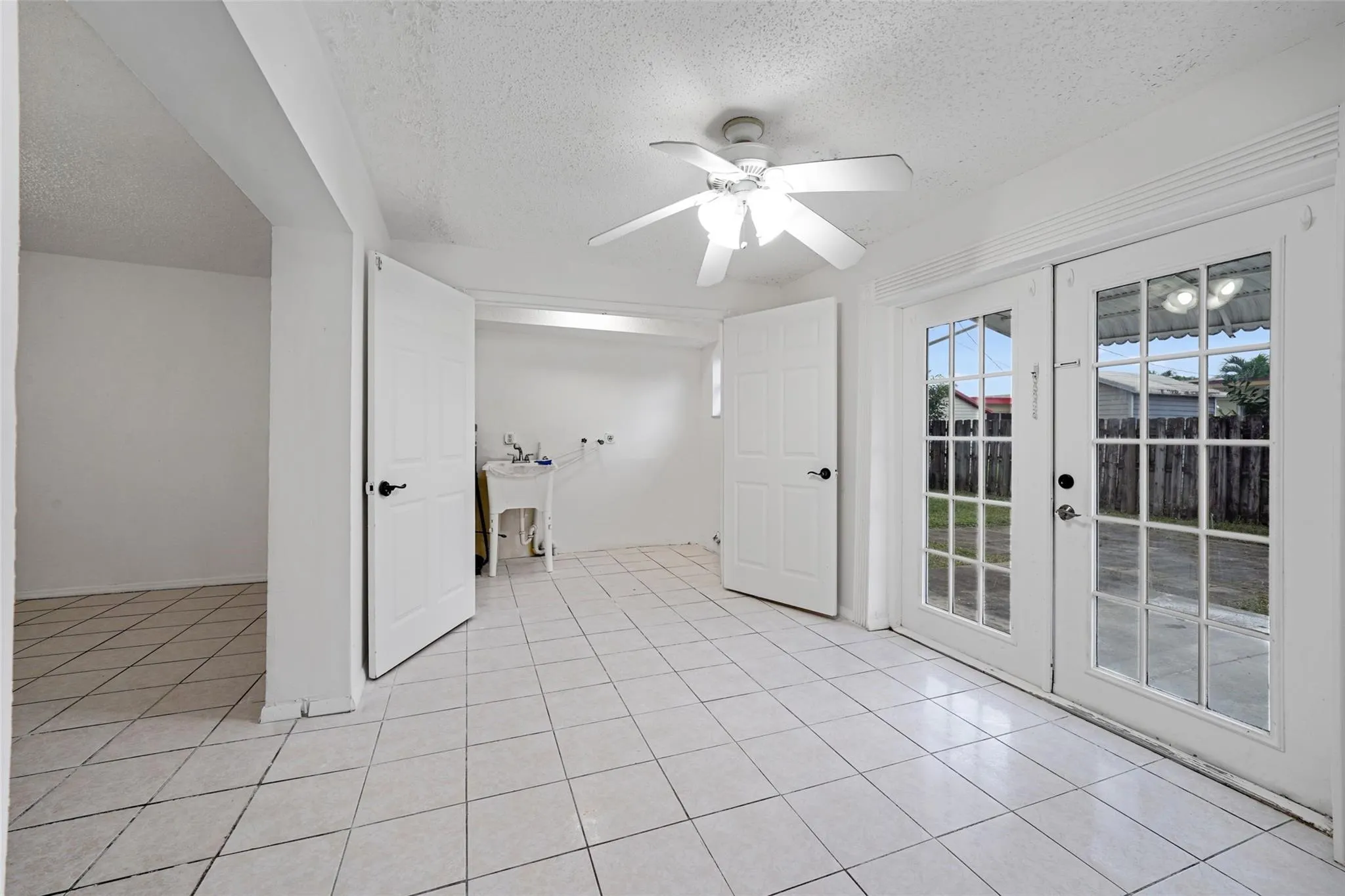 8461 NW 14th St