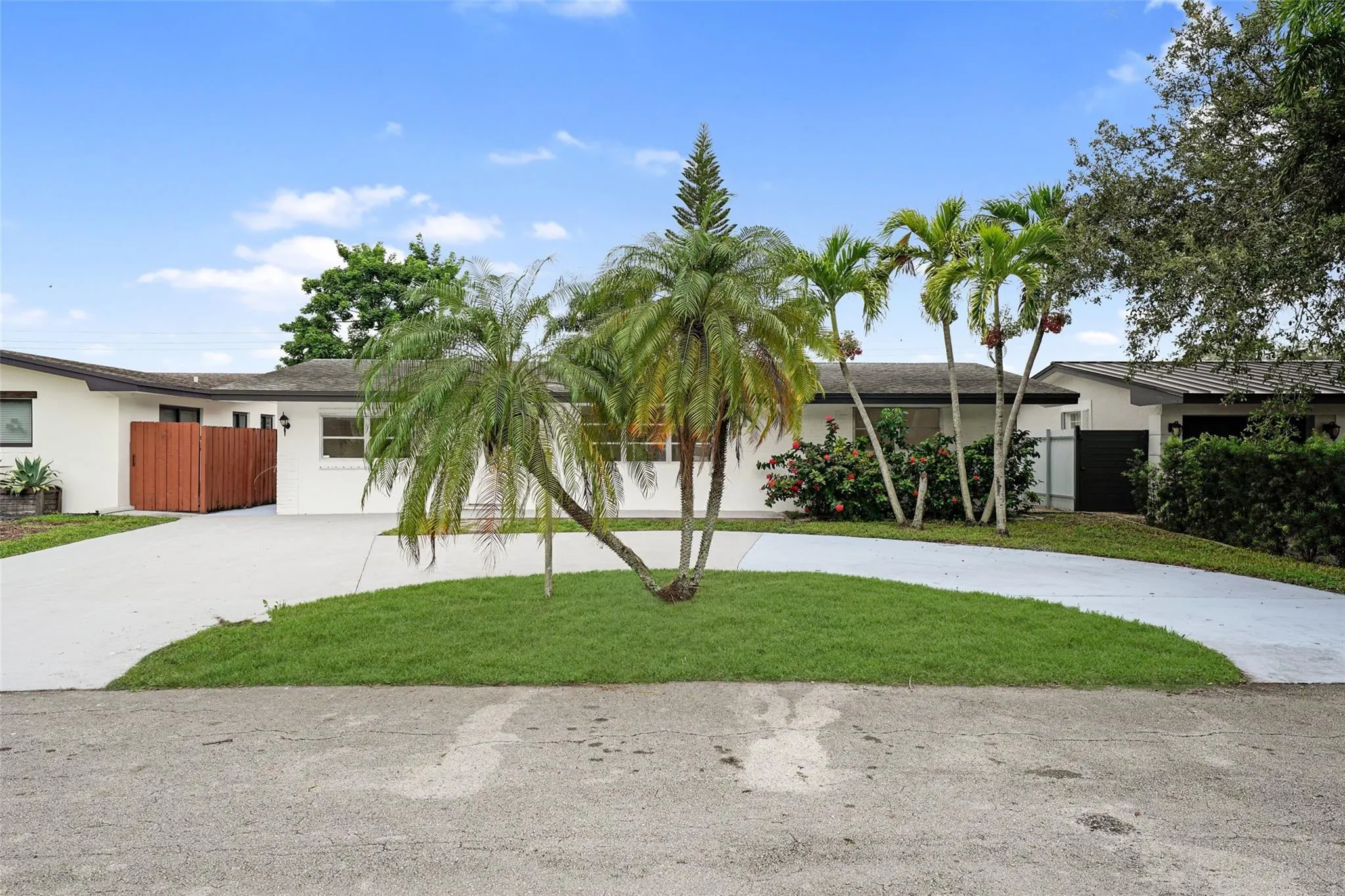 8461 NW 14th St