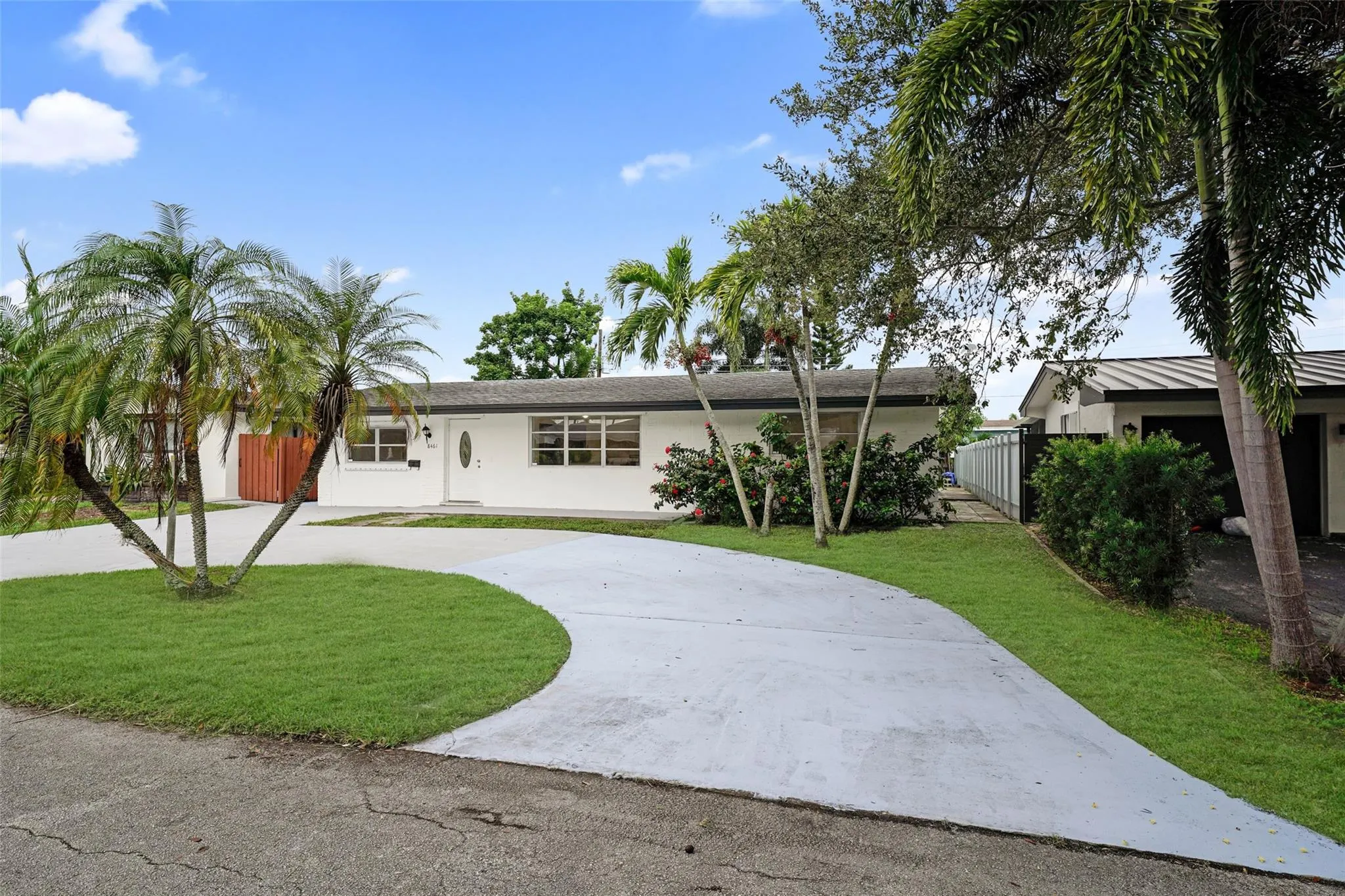 8461 NW 14th St
