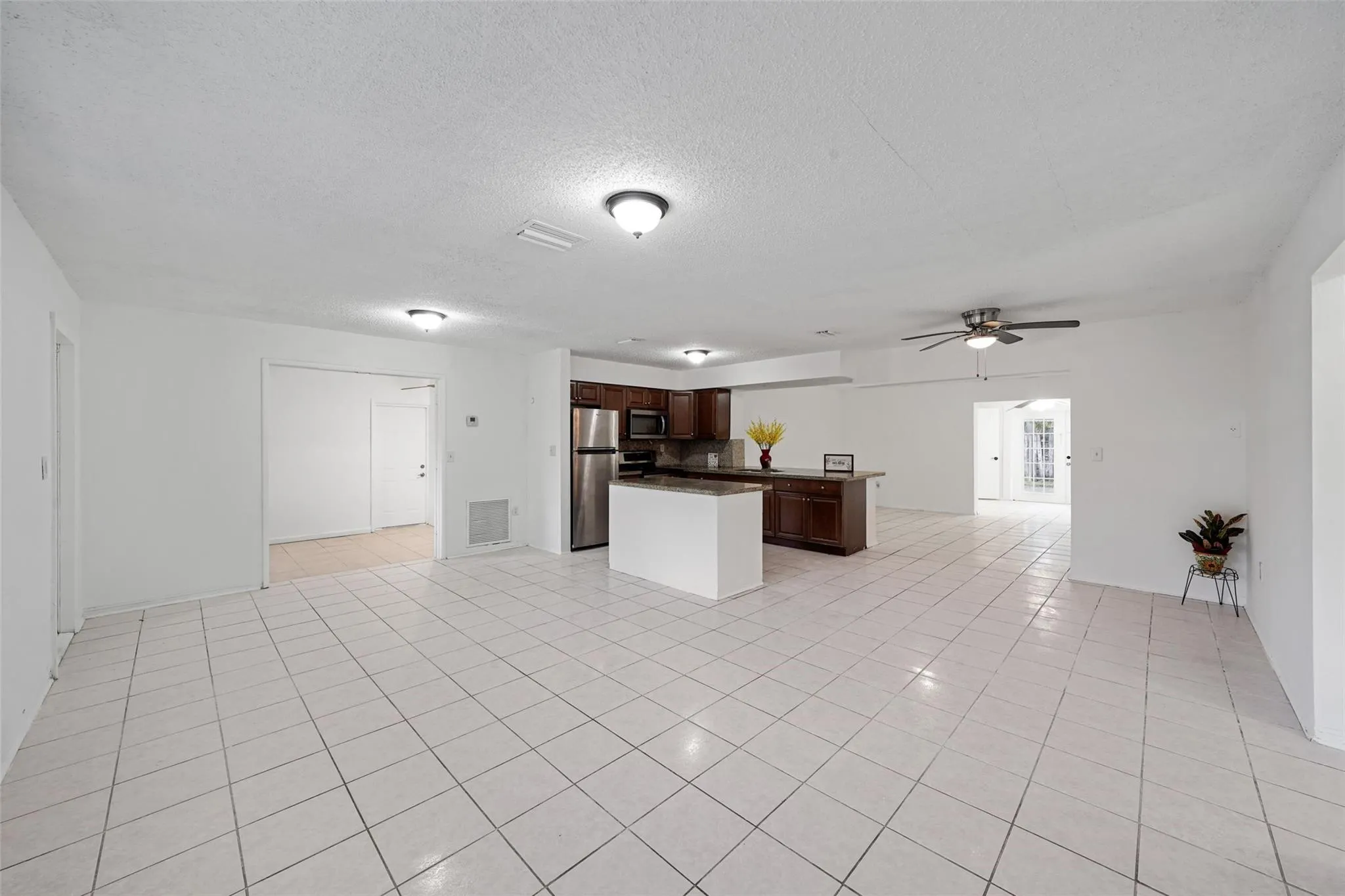 8461 NW 14th St