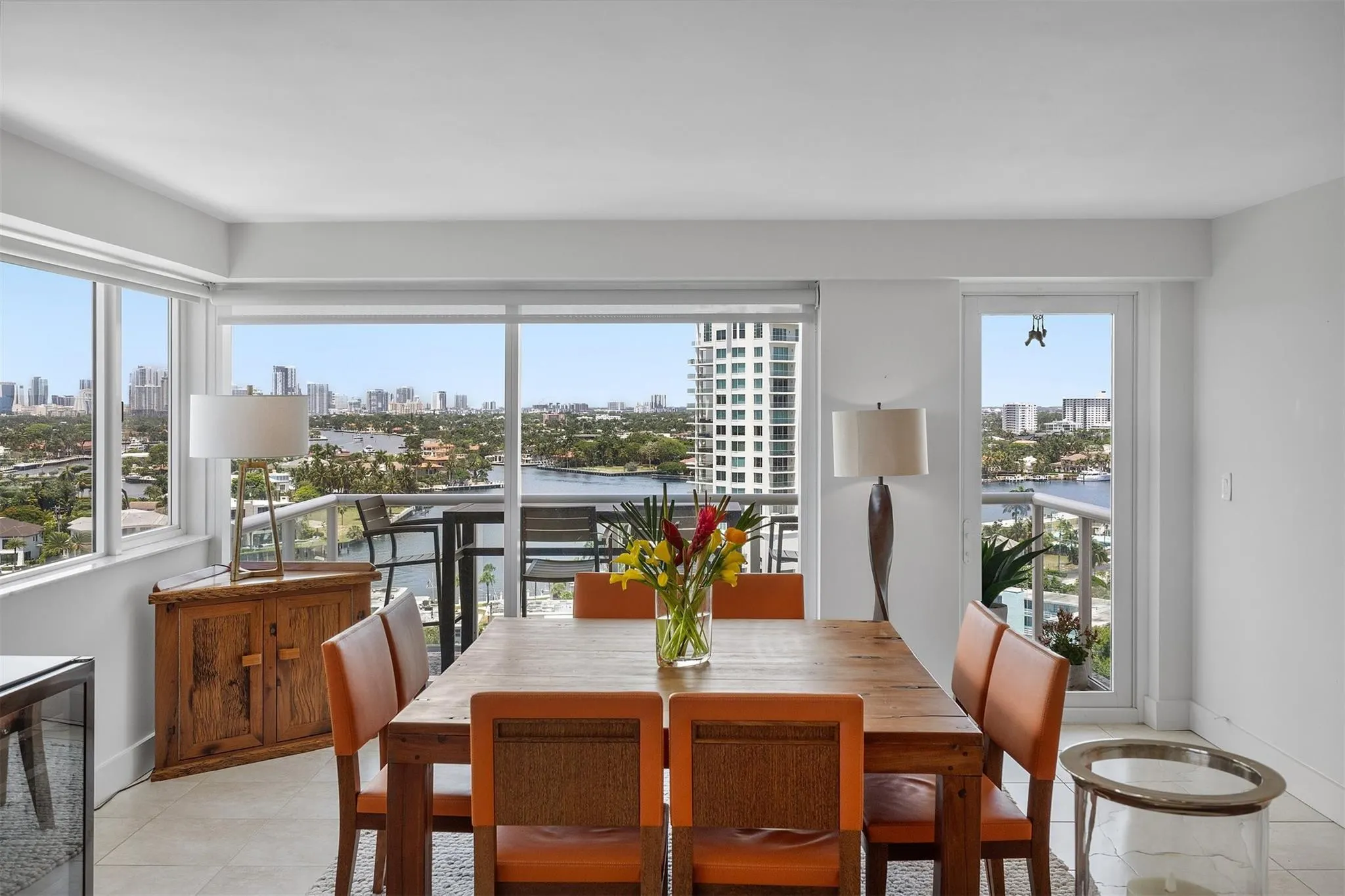 3000 Holiday Dr, #1605