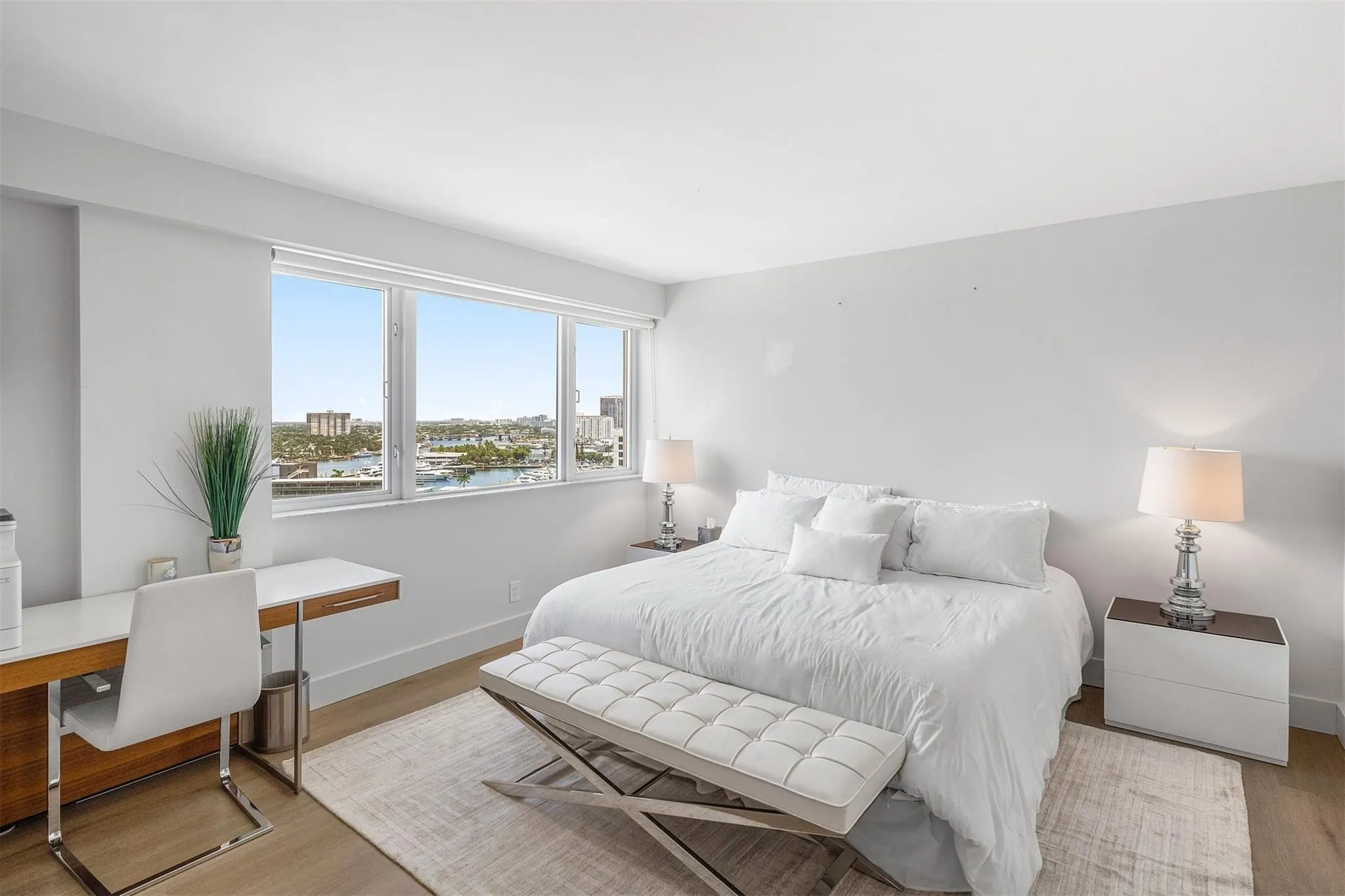 3000 Holiday Dr, #1605