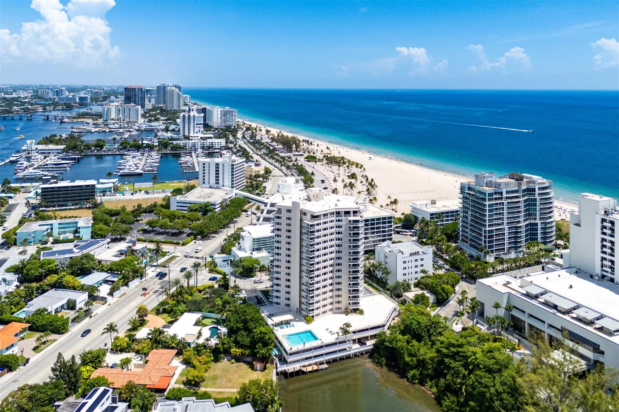 3000 Holiday Dr, #1605