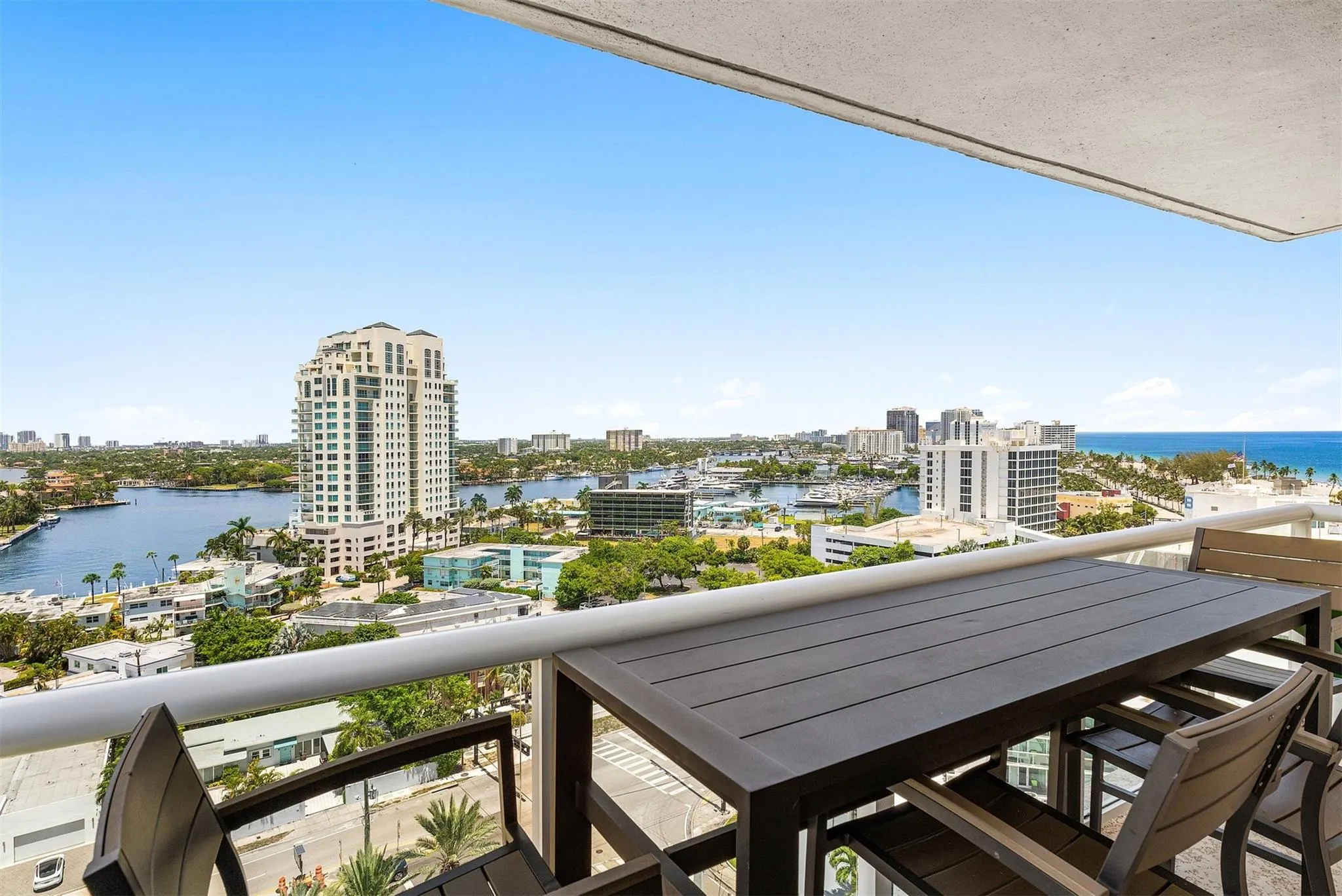 3000 Holiday Dr, #1605