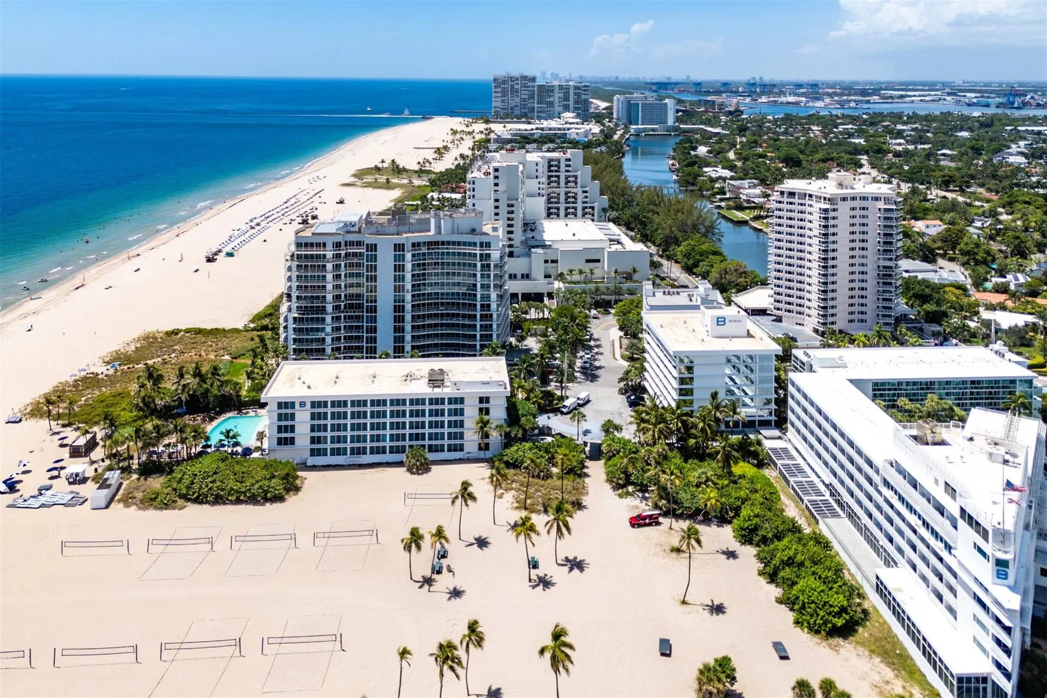 3000 Holiday Dr, #1605