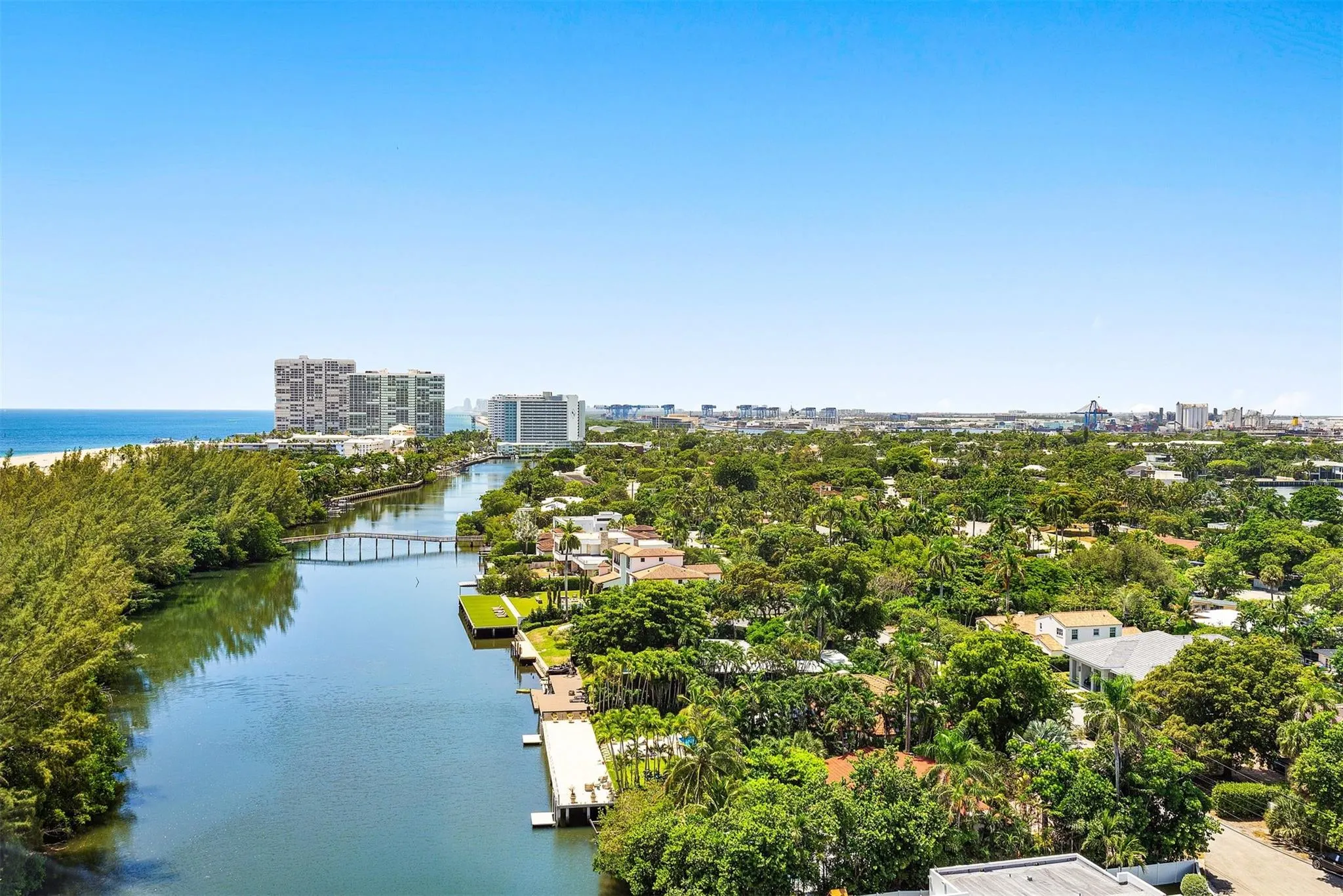 3000 Holiday Dr, #1605
