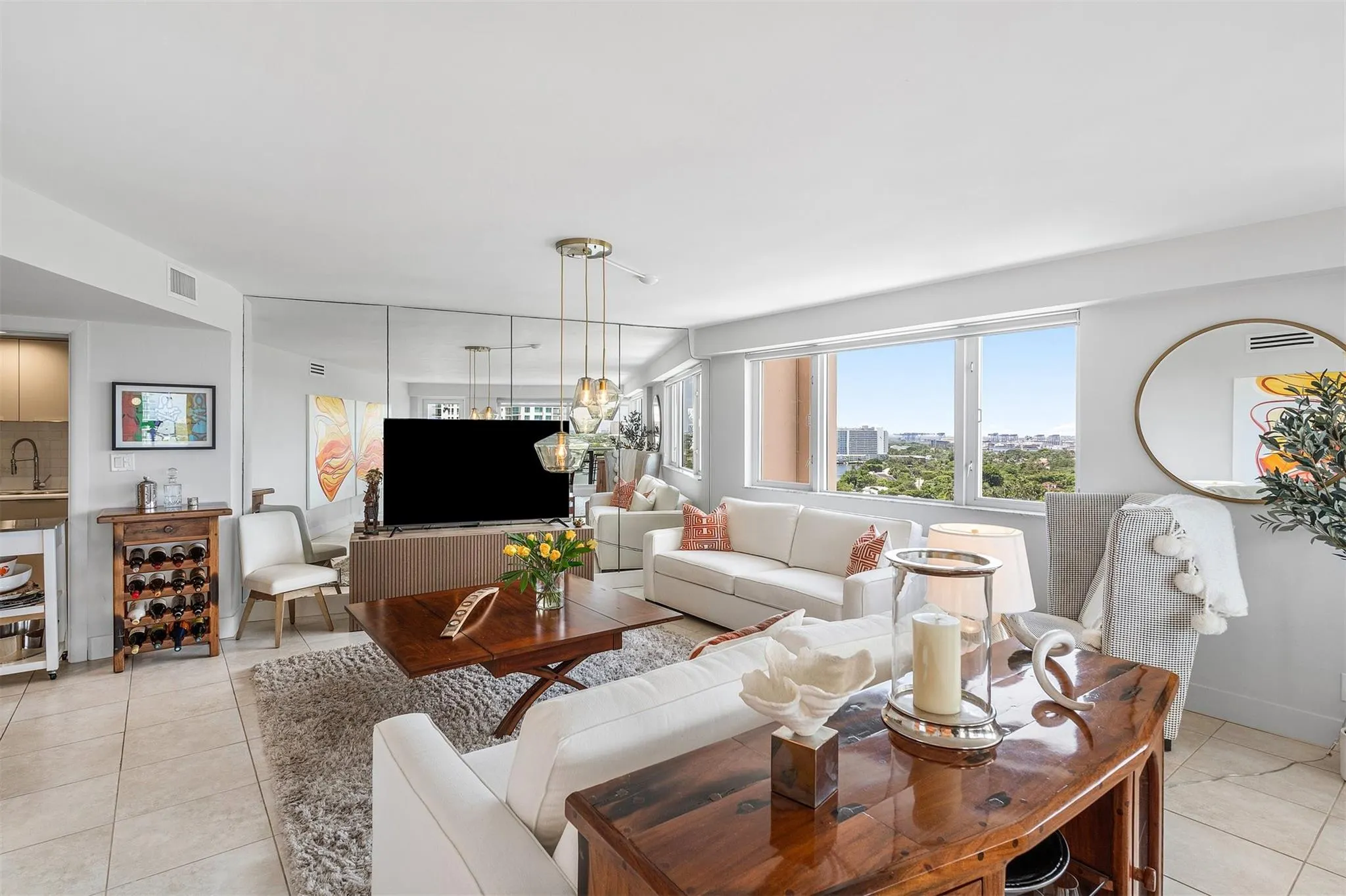 3000 Holiday Dr, #1605