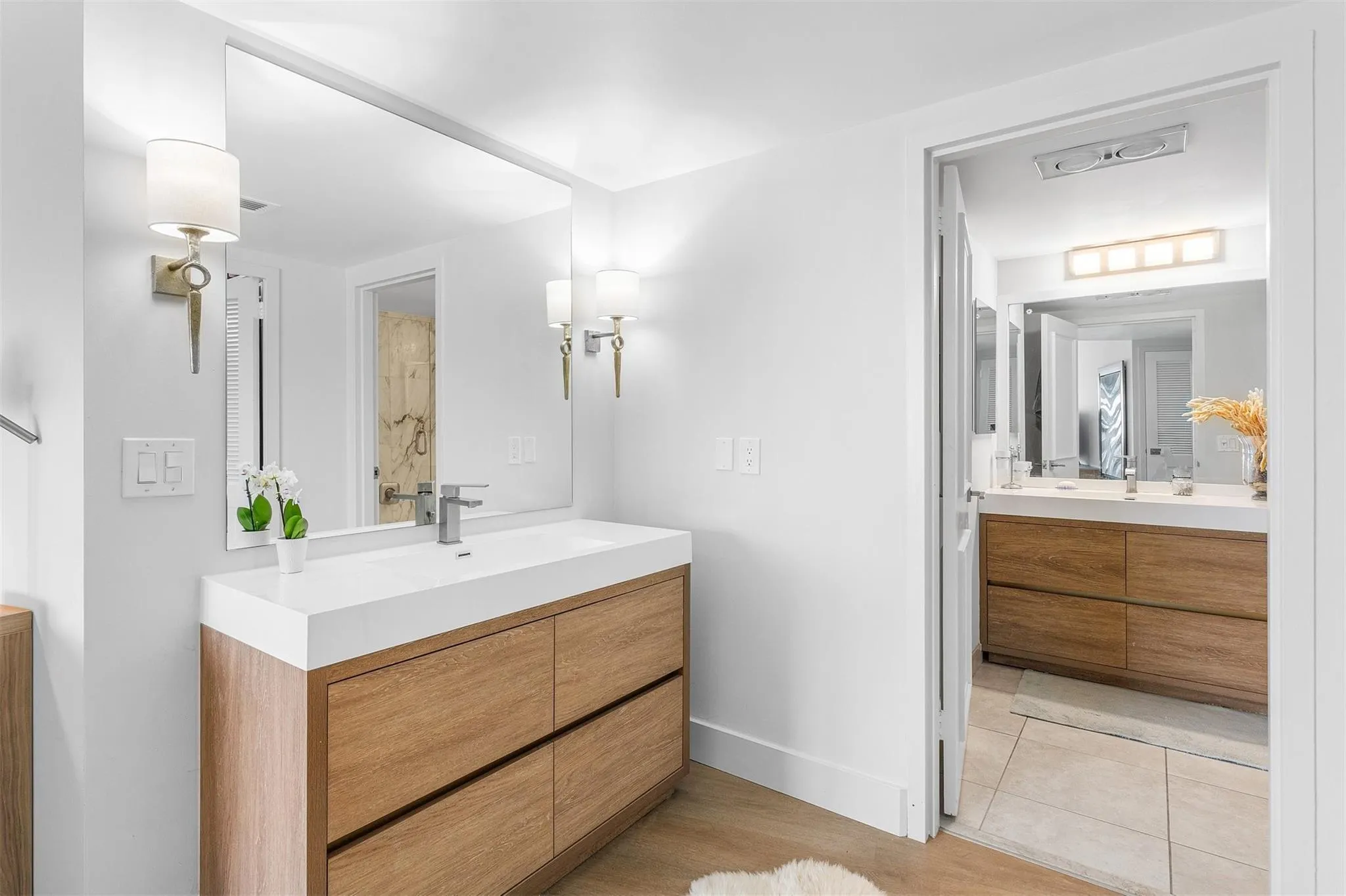 3000 Holiday Dr, #1605