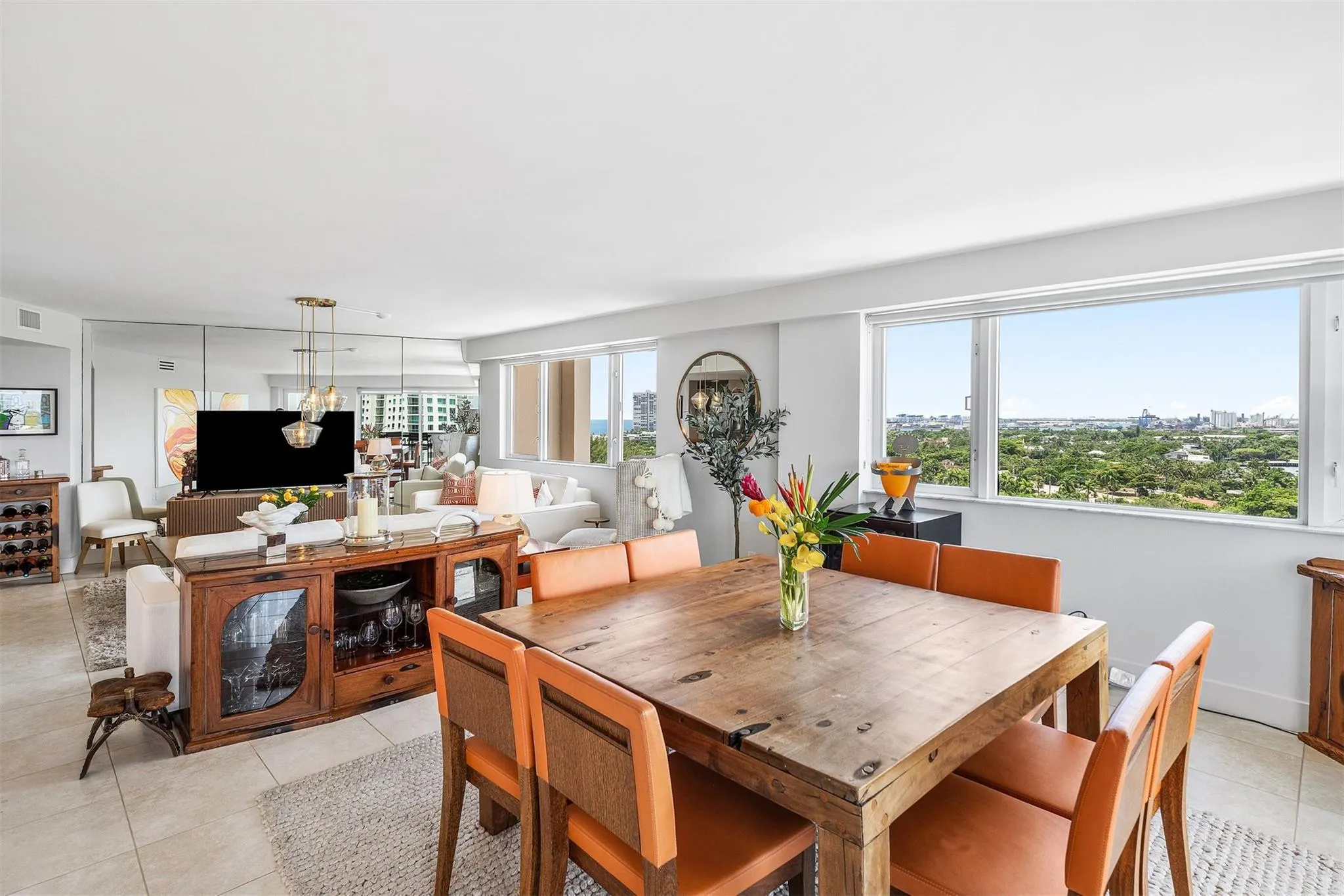 3000 Holiday Dr, #1605