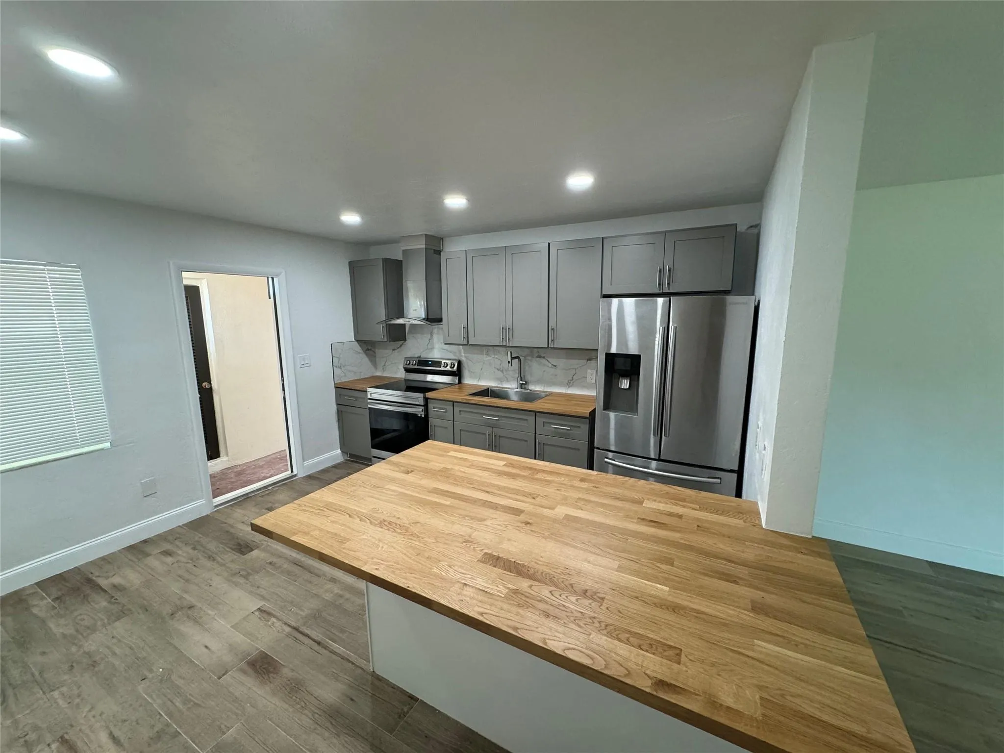2200 NE 173rd Street