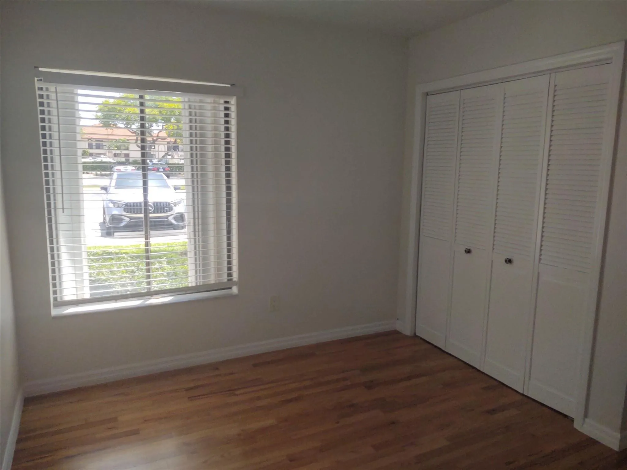 301 Club Cir, #103