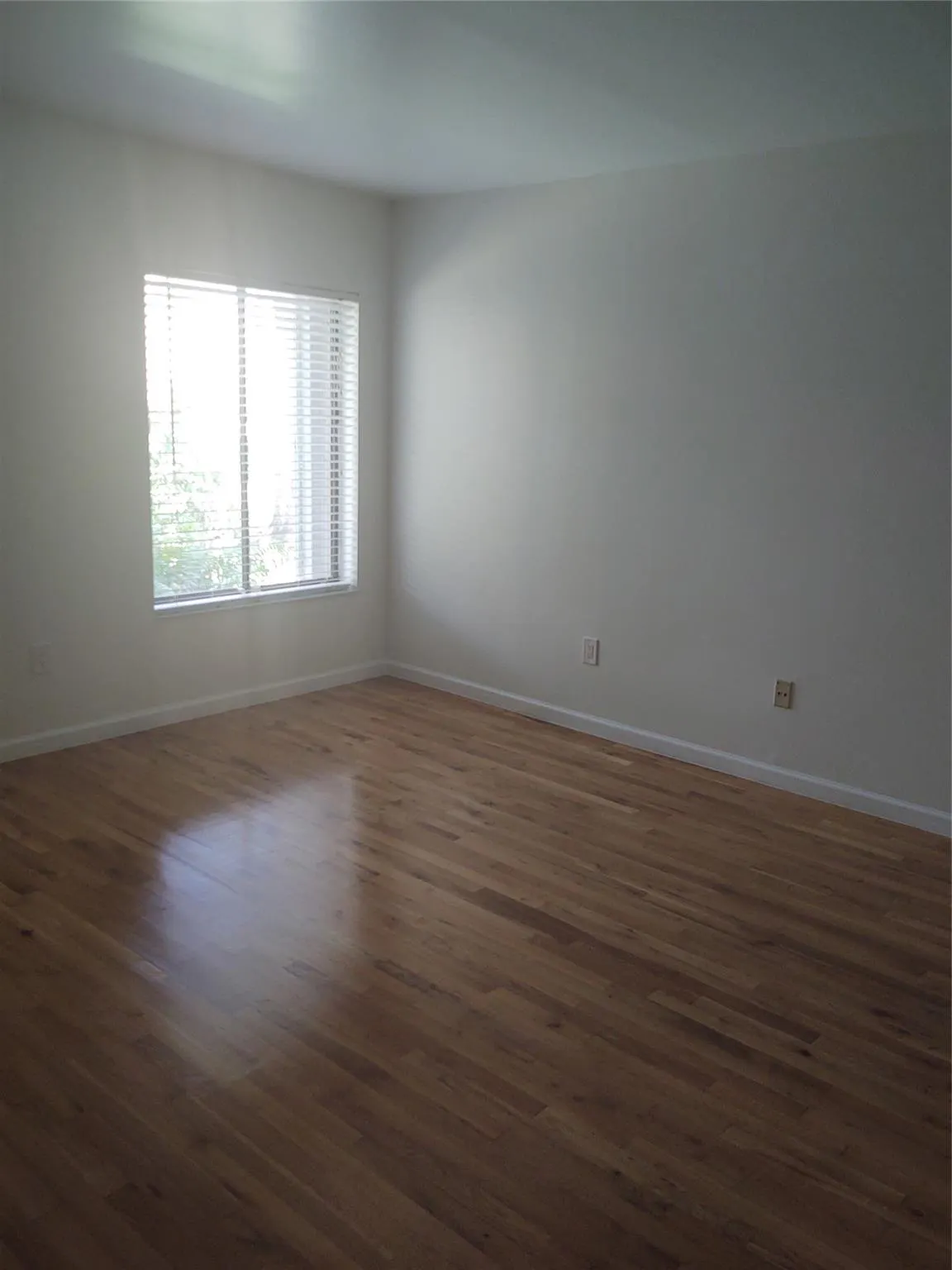 301 Club Cir, #103