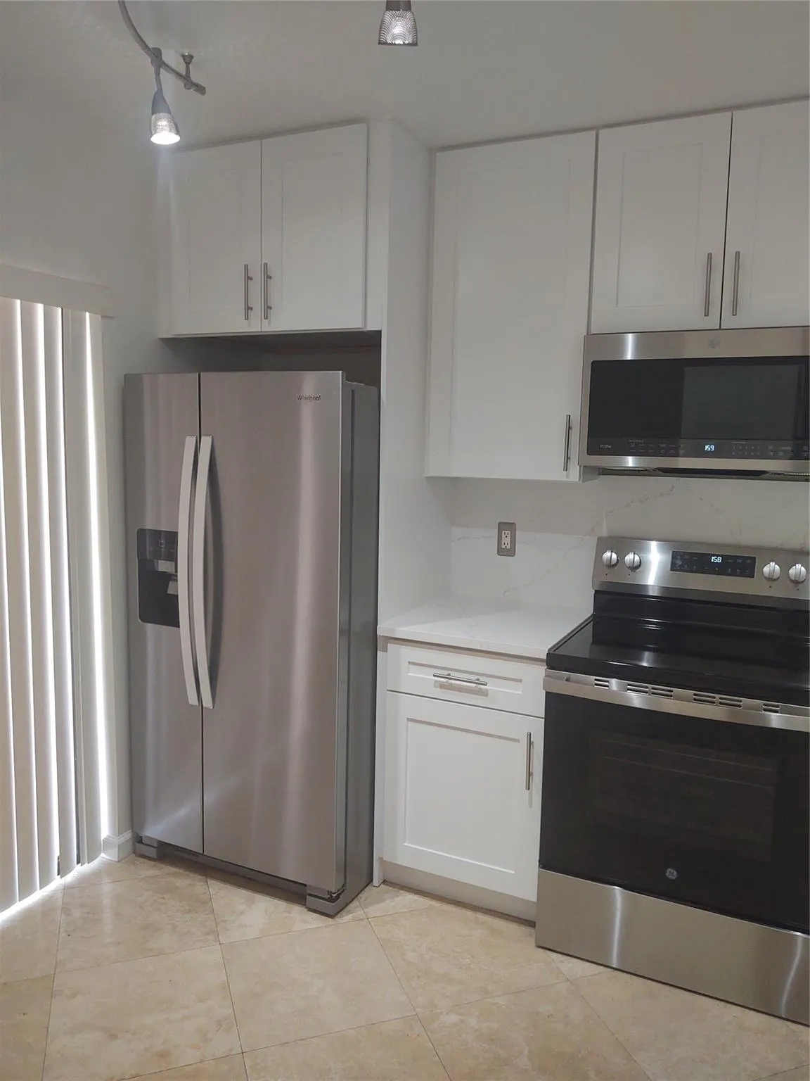 301 Club Cir, #103
