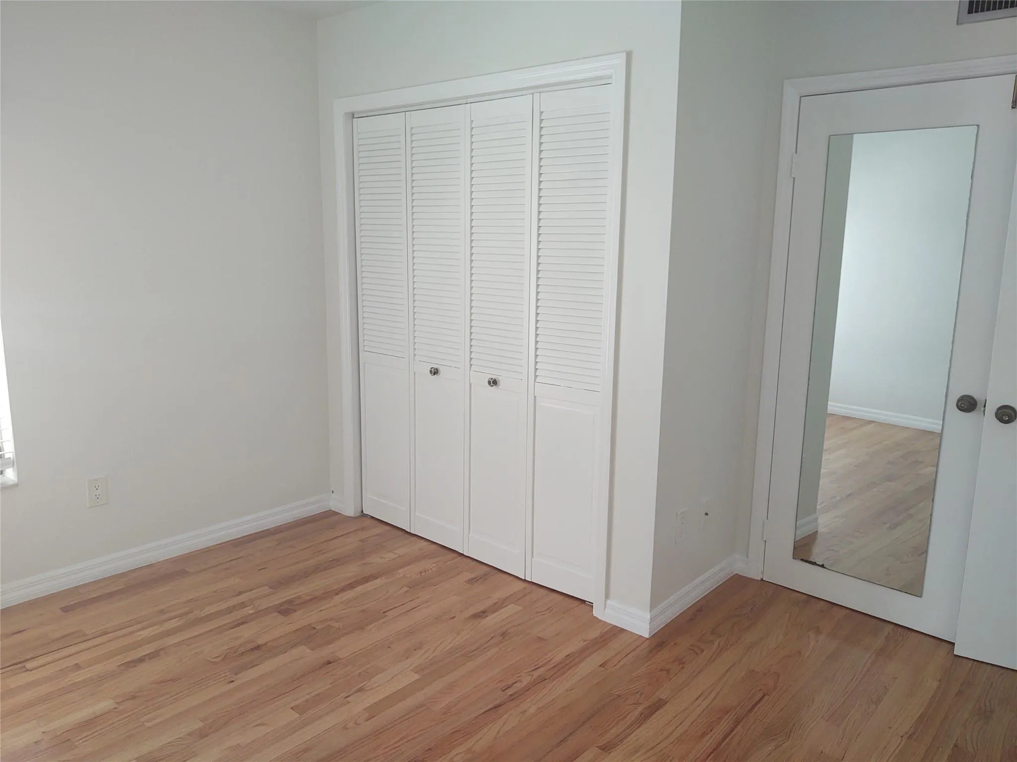 301 Club Cir, #103