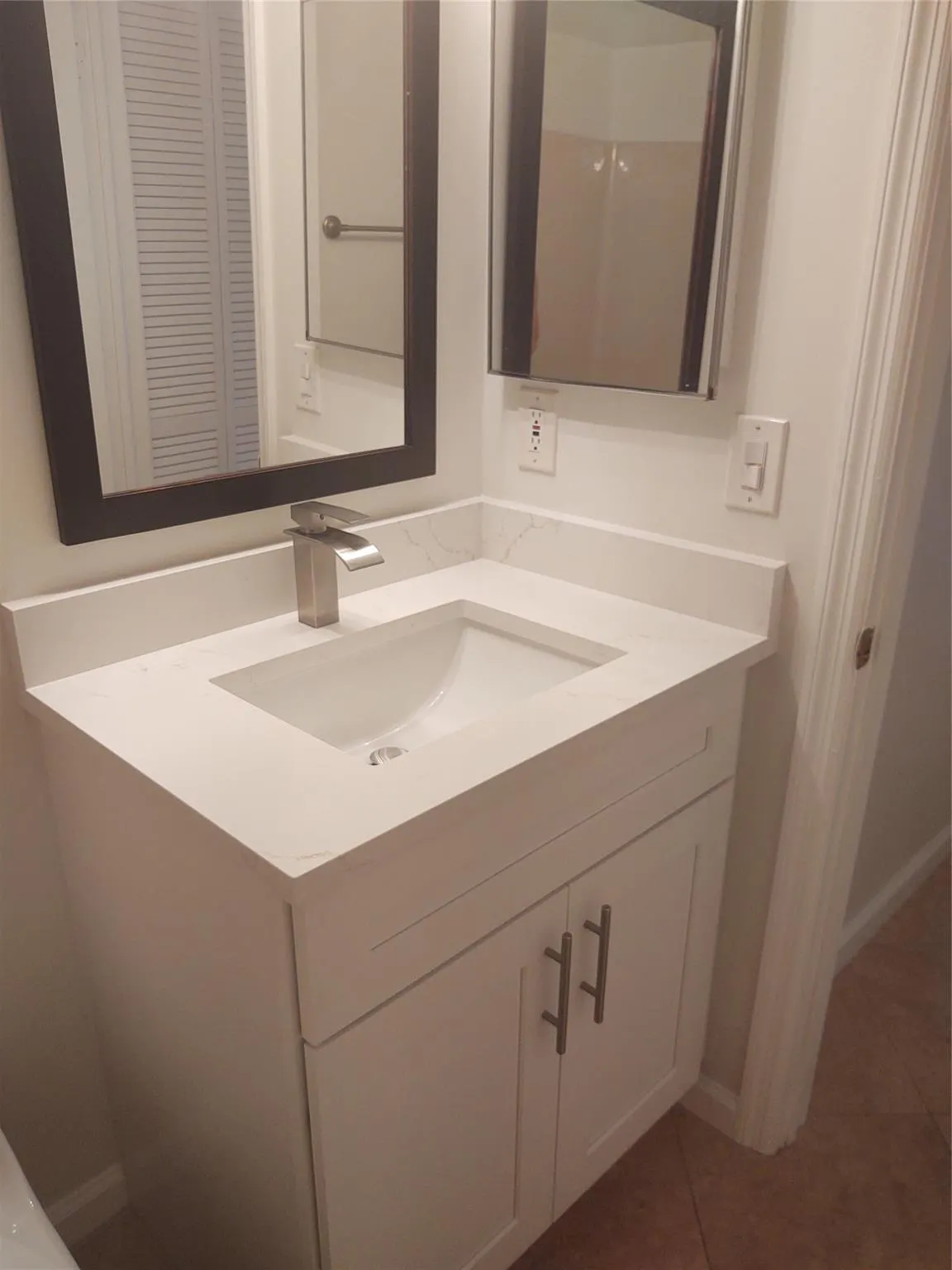 301 Club Cir, #103