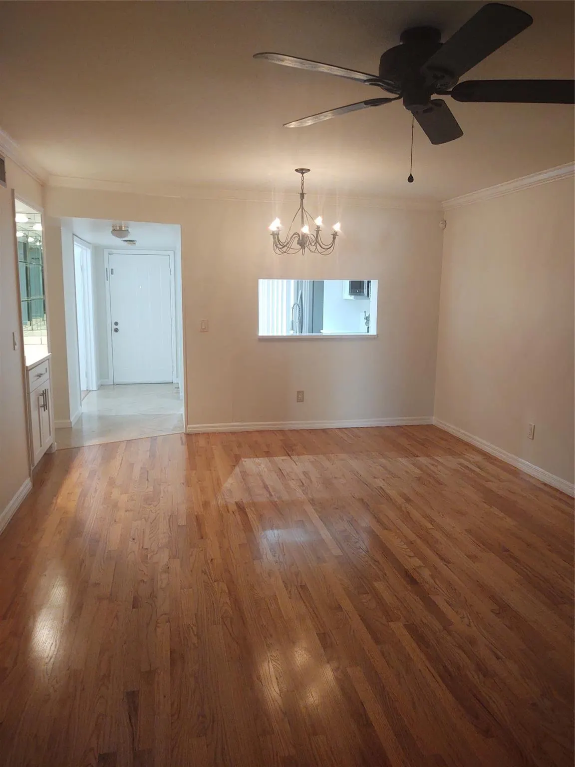 301 Club Cir, #103