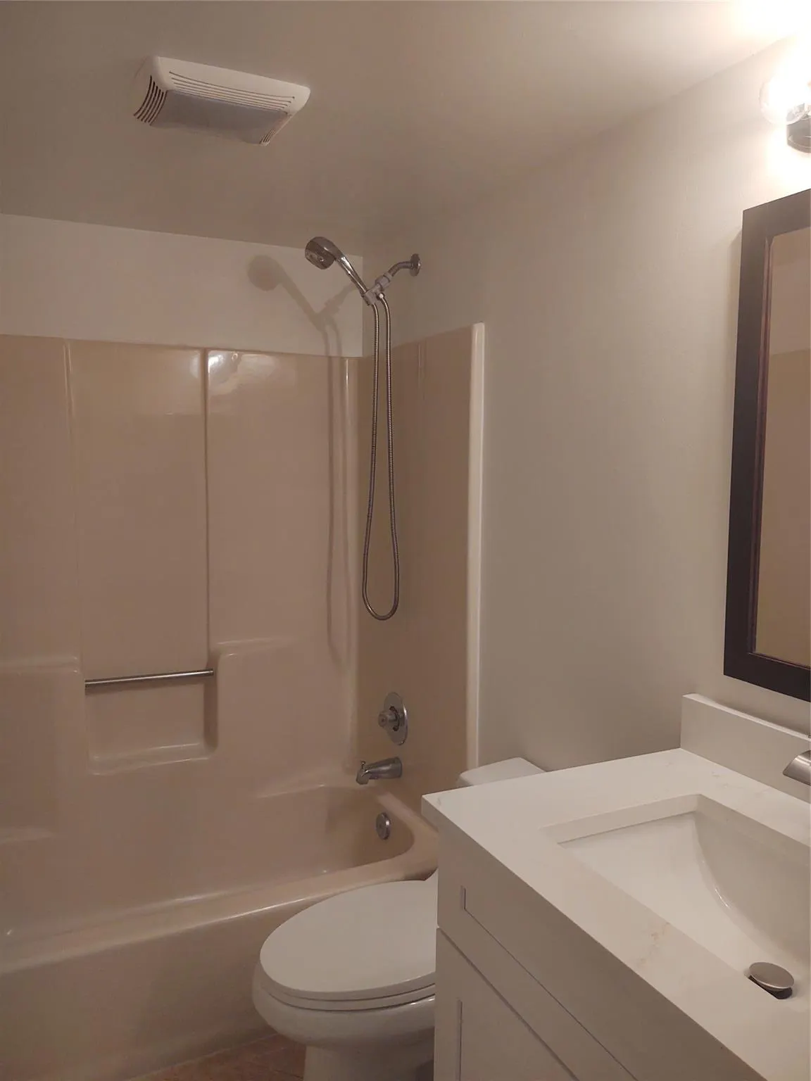 301 Club Cir, #103