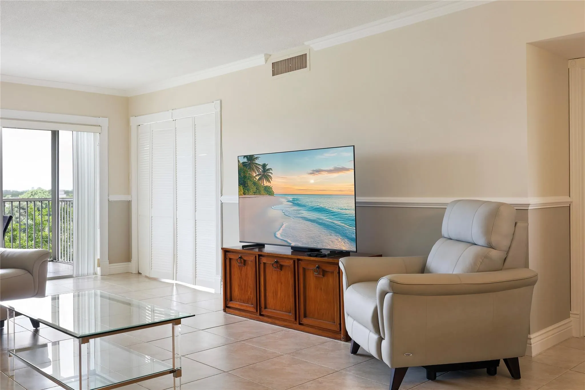 3050 N Palm Aire Dr, #609