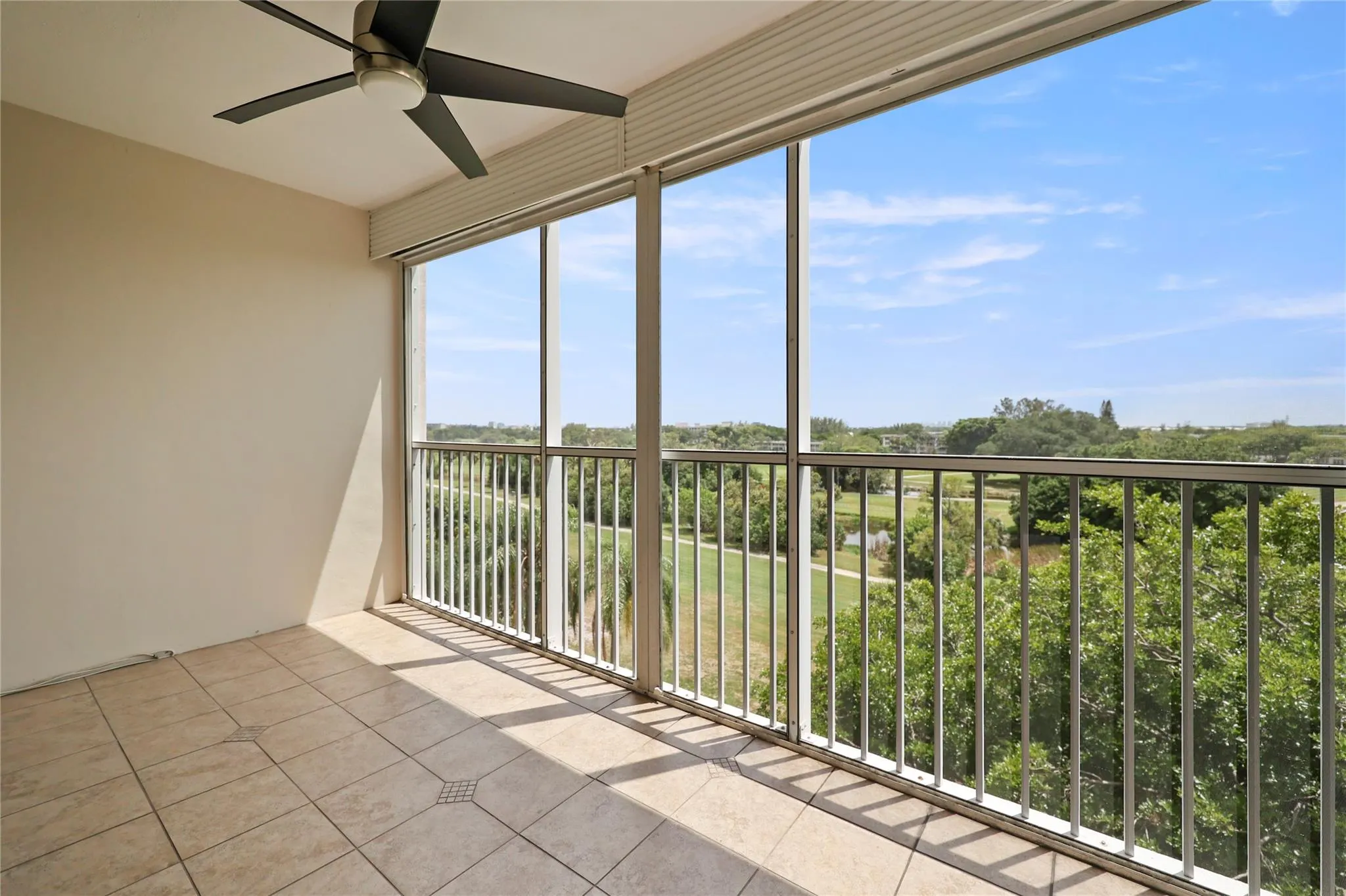 3050 N Palm Aire Dr, #609