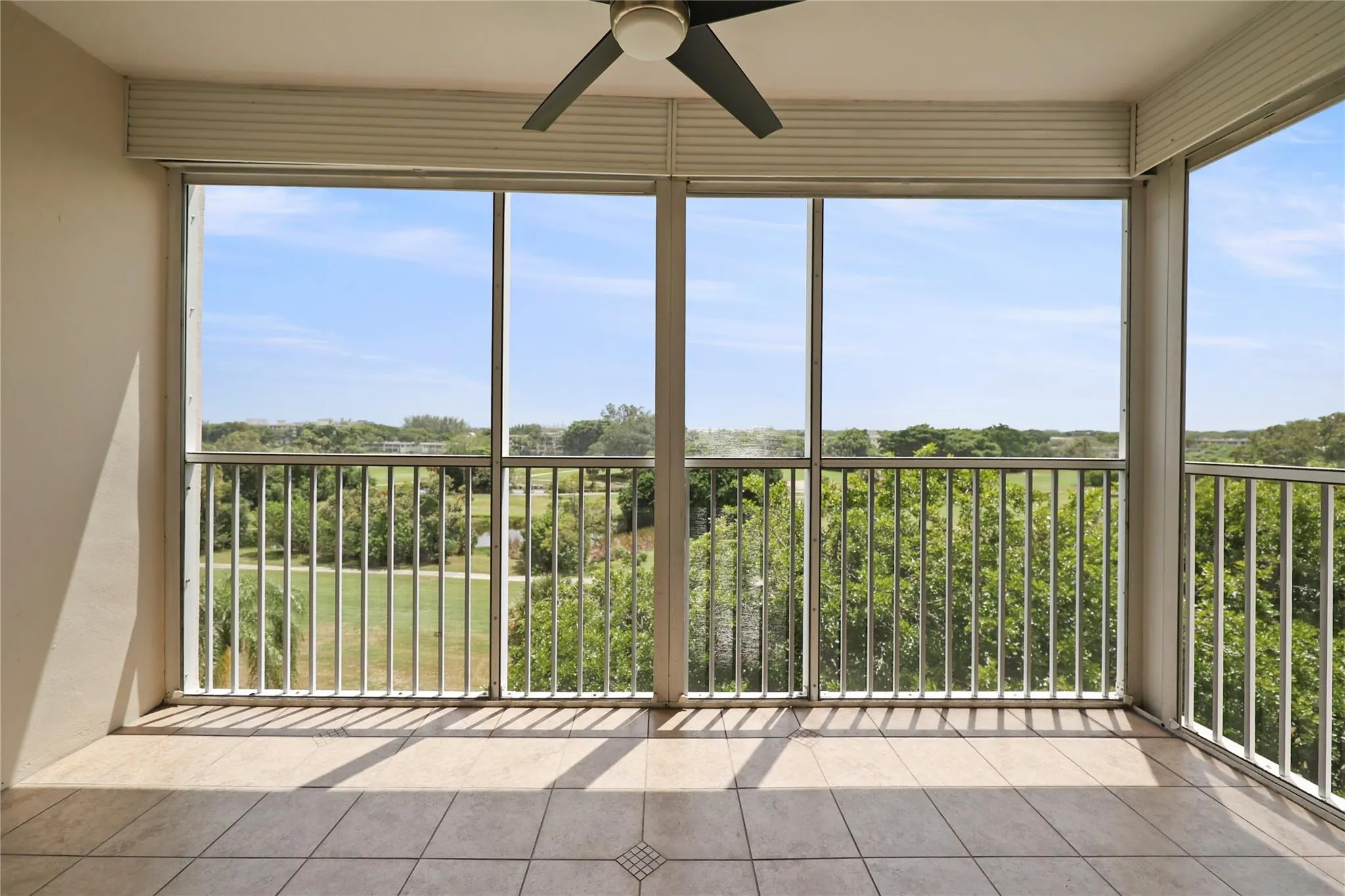 3050 N Palm Aire Dr, #609