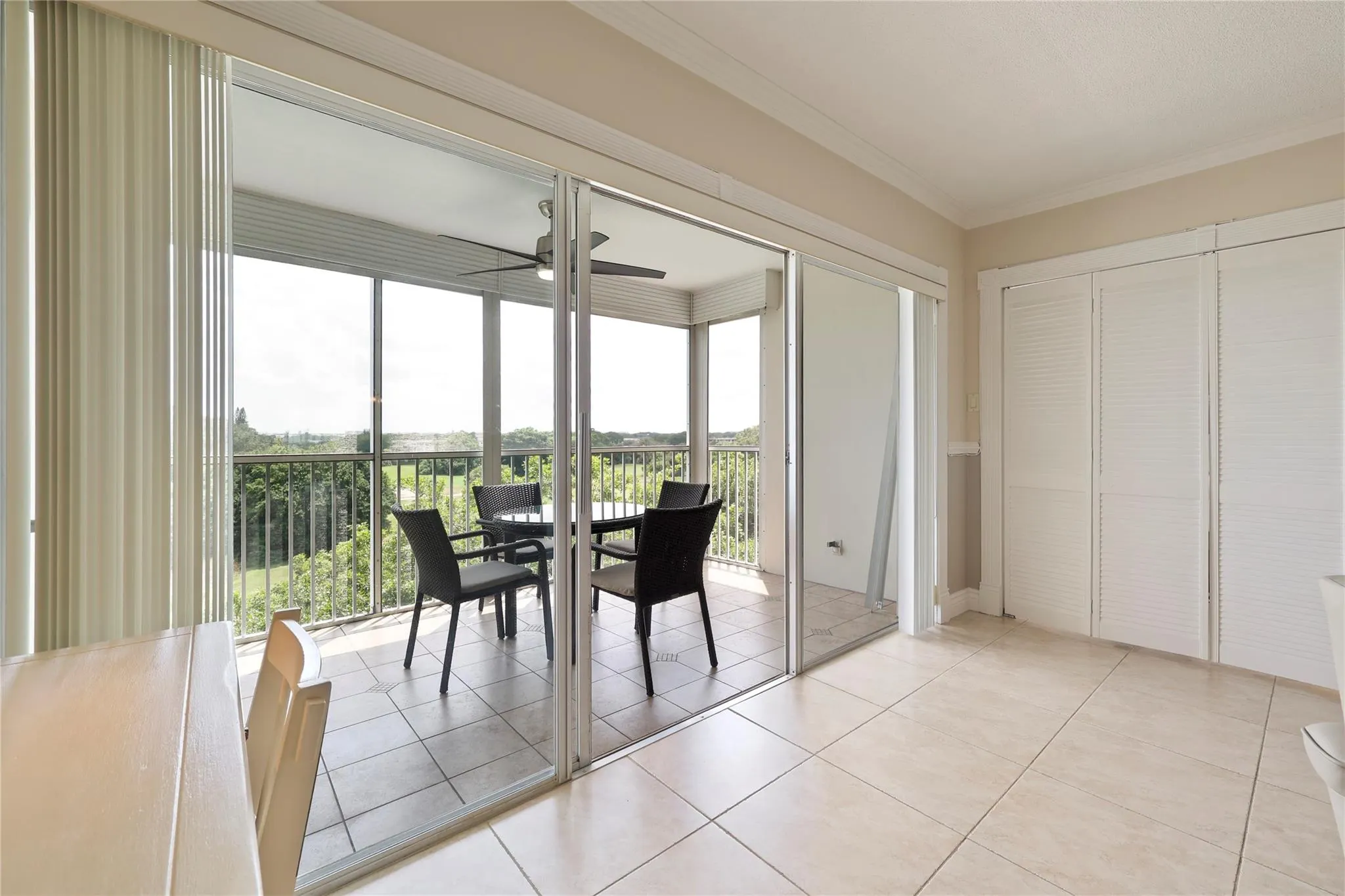 3050 N Palm Aire Dr, #609