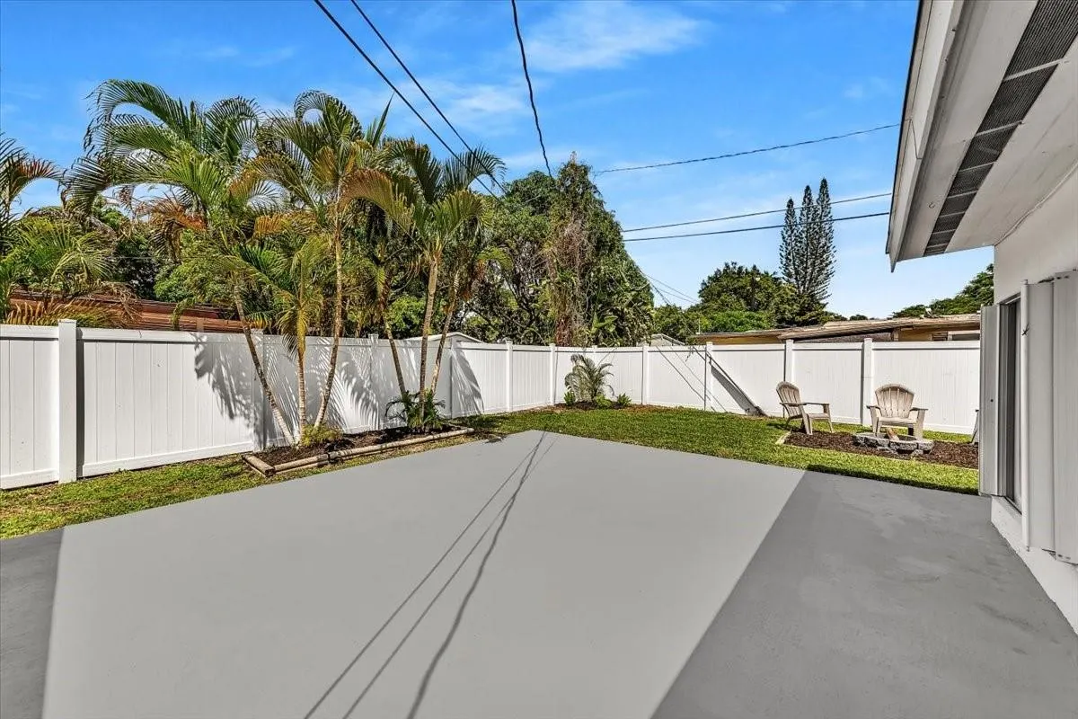 700 NE 3rd Avenue