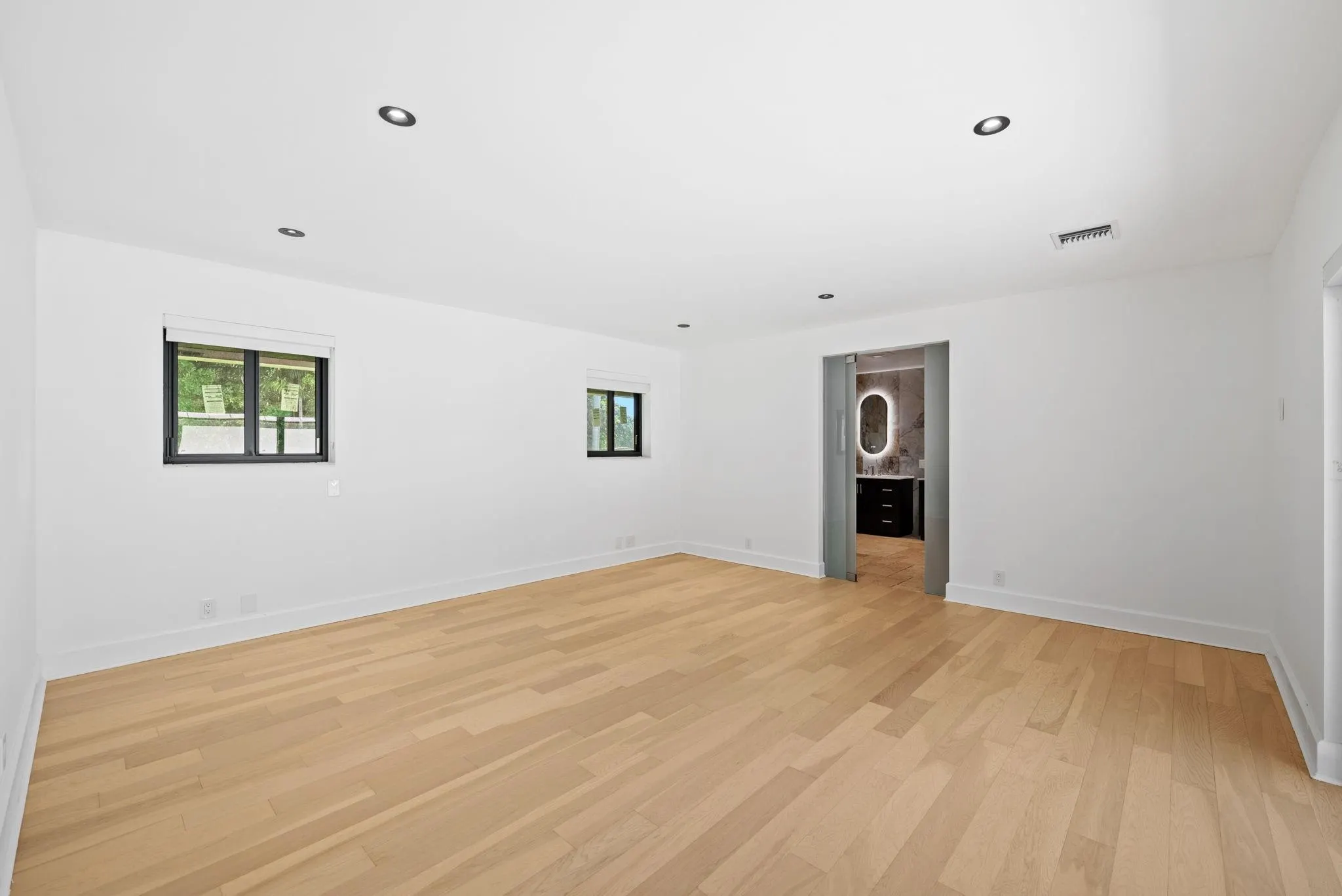 5220 N 31st Pl