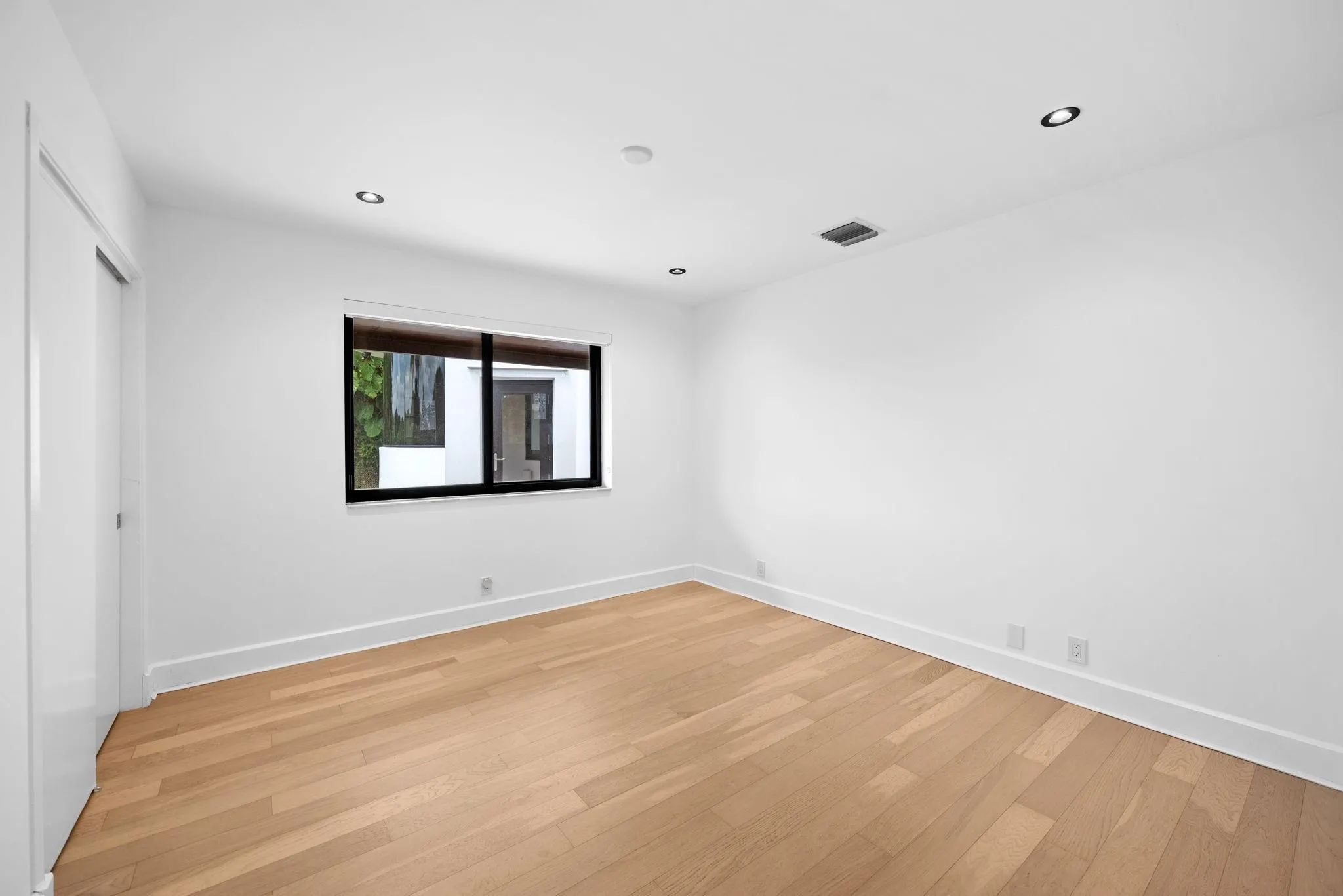 5220 N 31st Pl