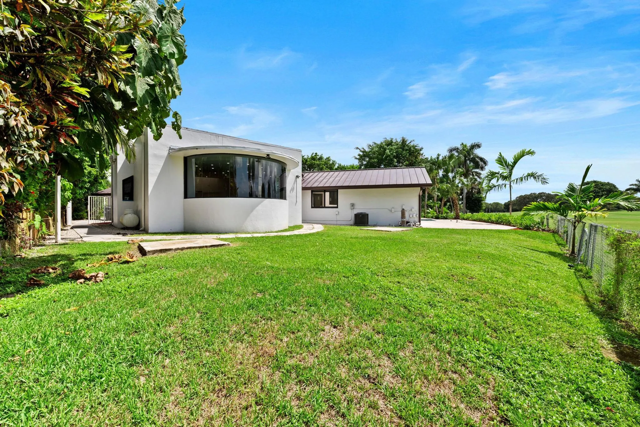 5220 N 31st Pl