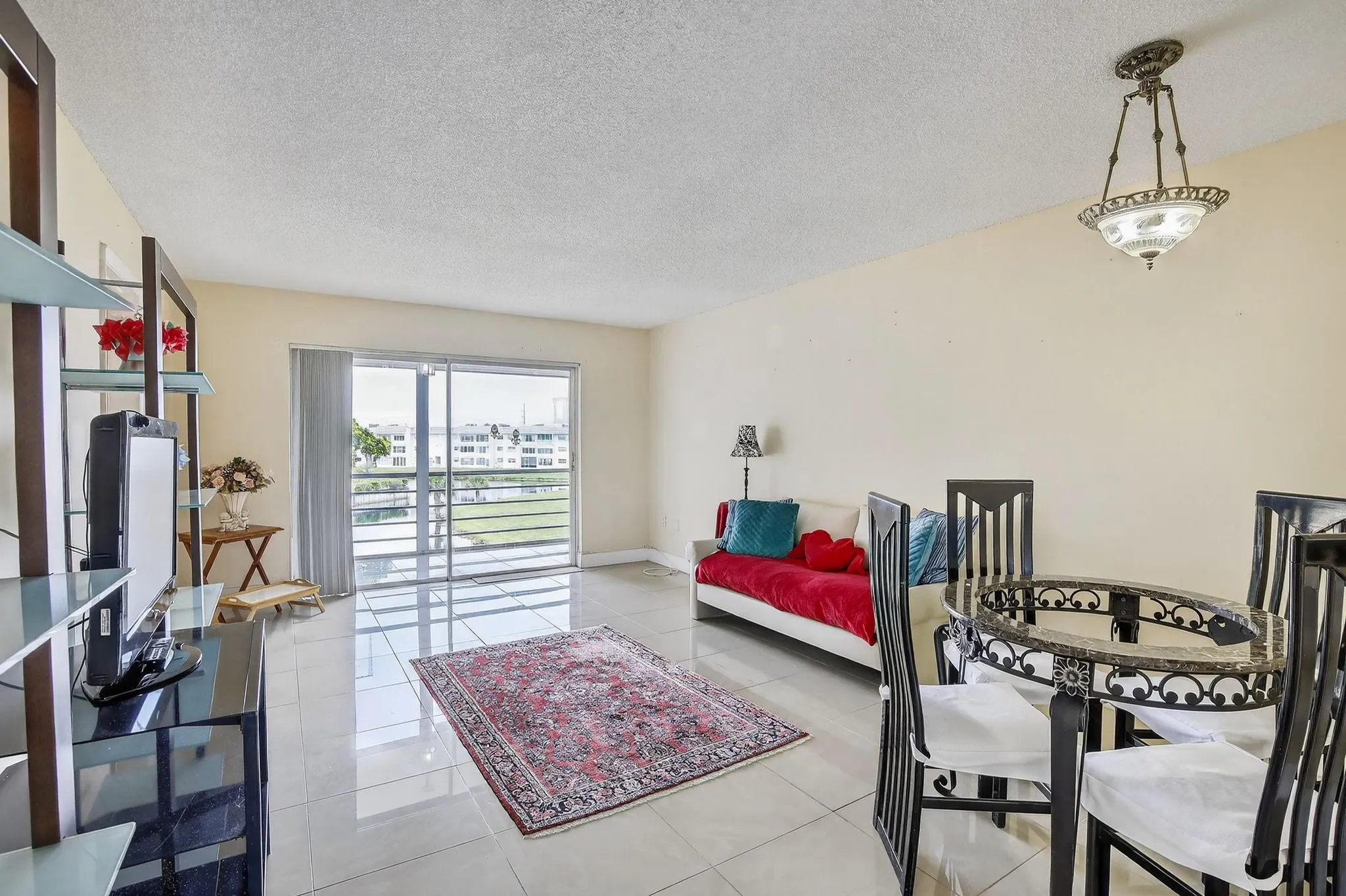 8100 Sunrise Lakes Blvd, #303