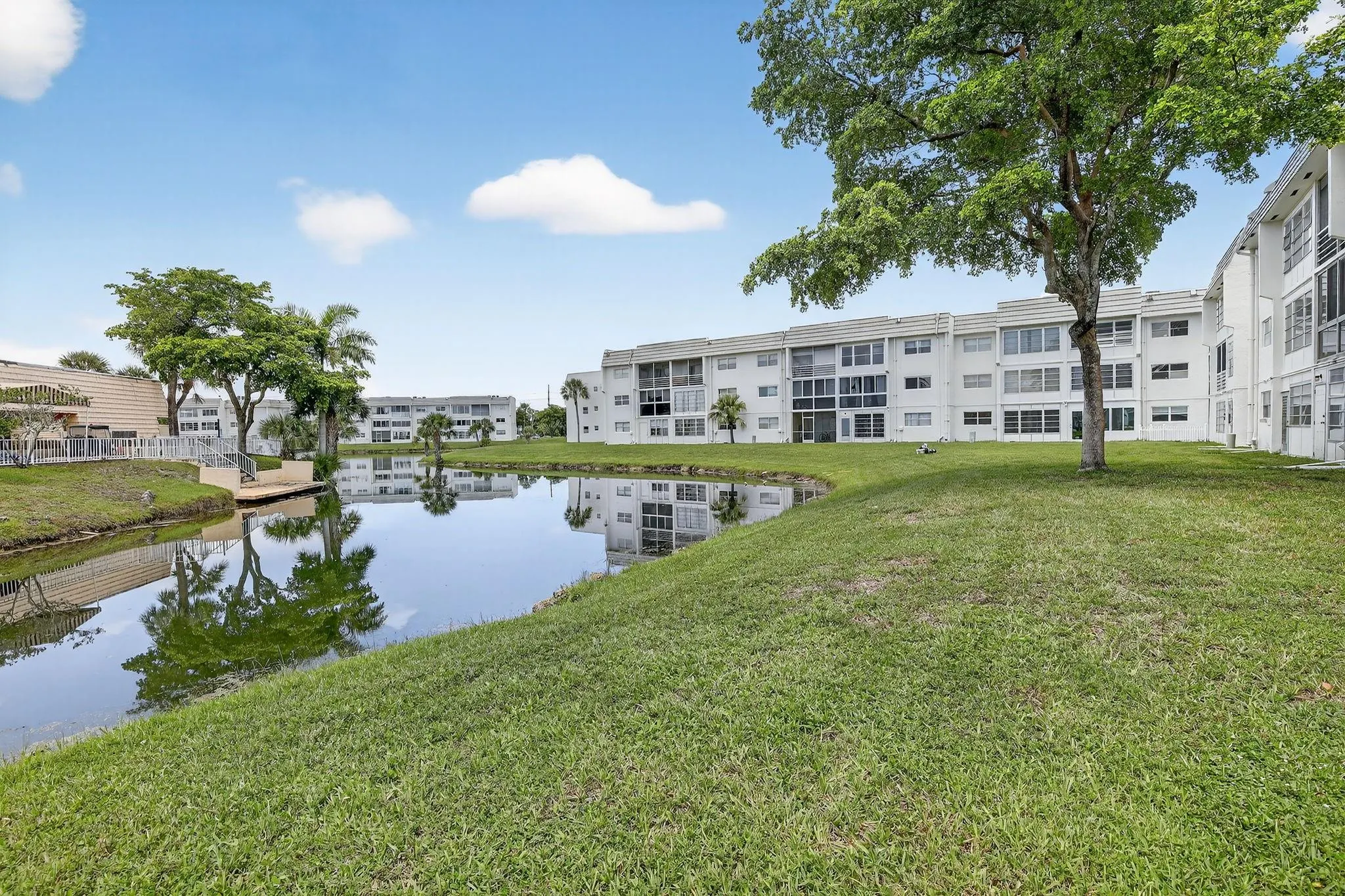 8100 Sunrise Lakes Blvd, #303