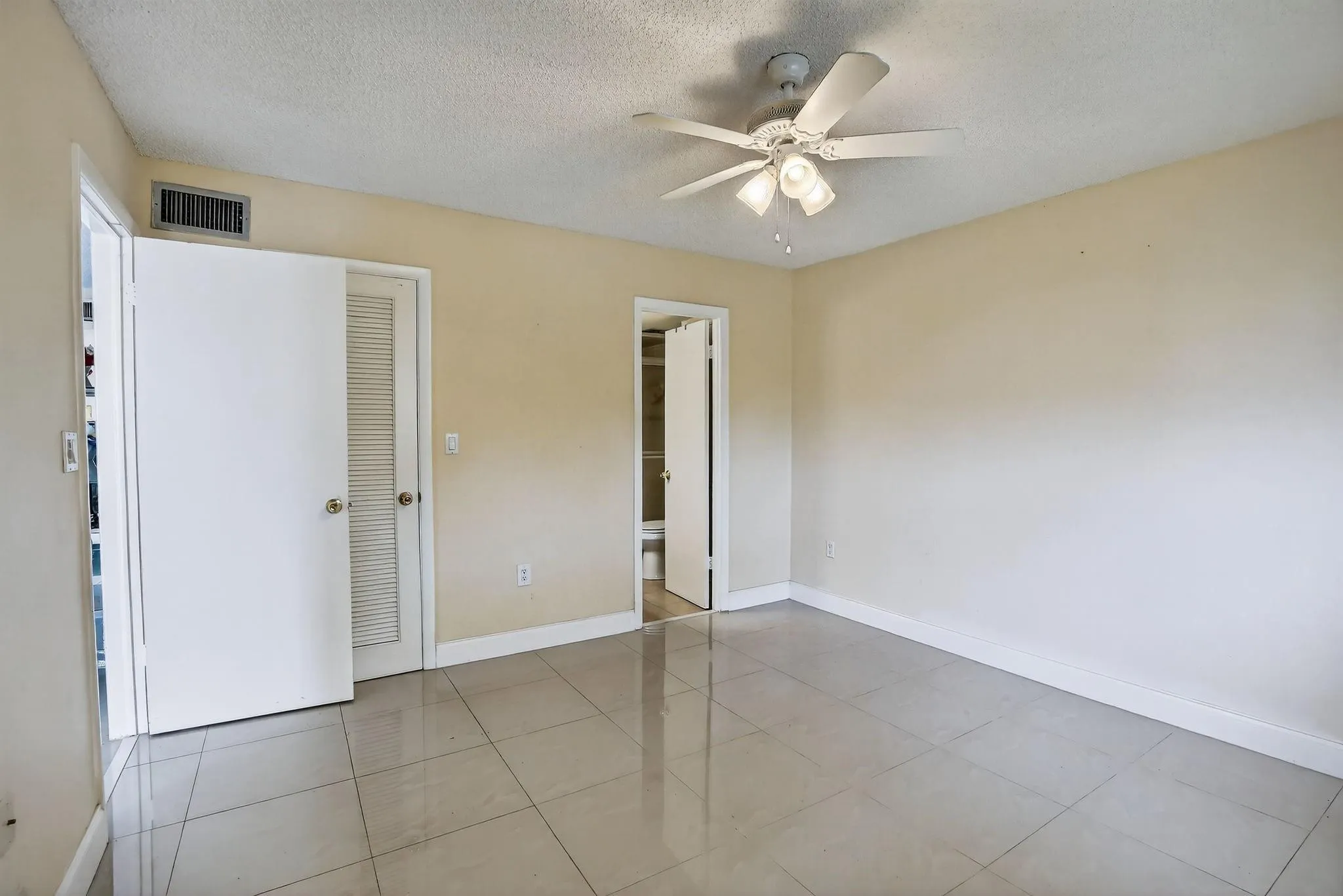 8100 Sunrise Lakes Blvd, #303