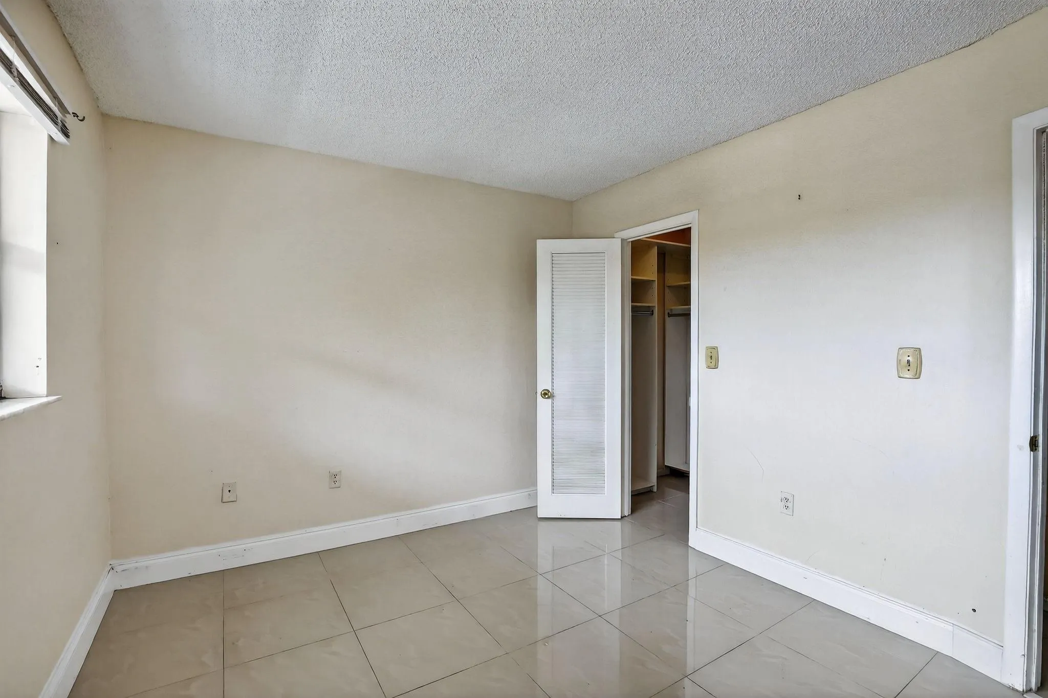 8100 Sunrise Lakes Blvd, #303