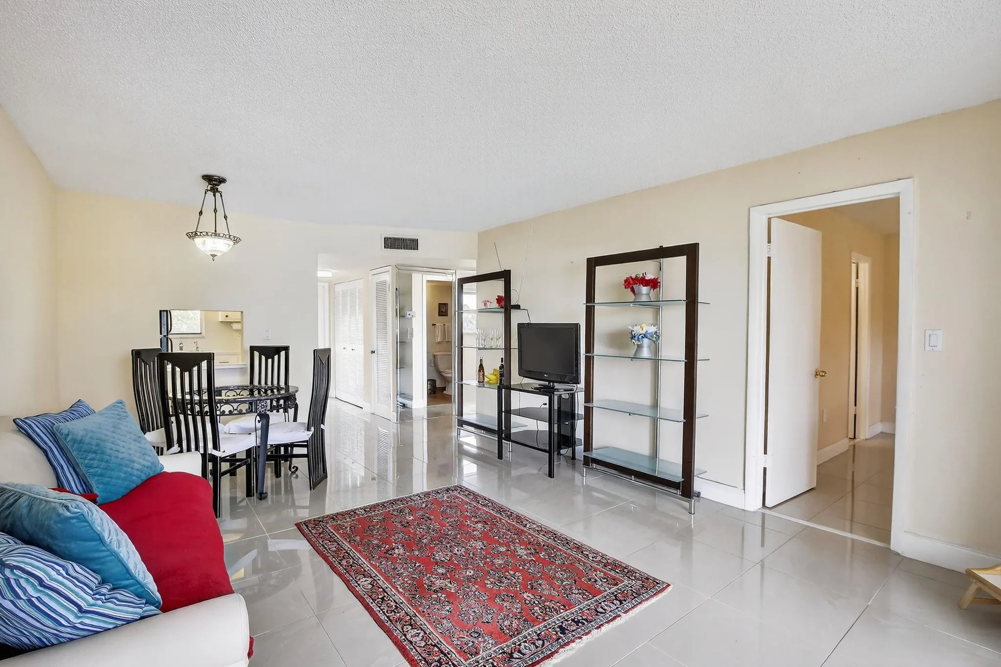 8100 Sunrise Lakes Blvd, #303