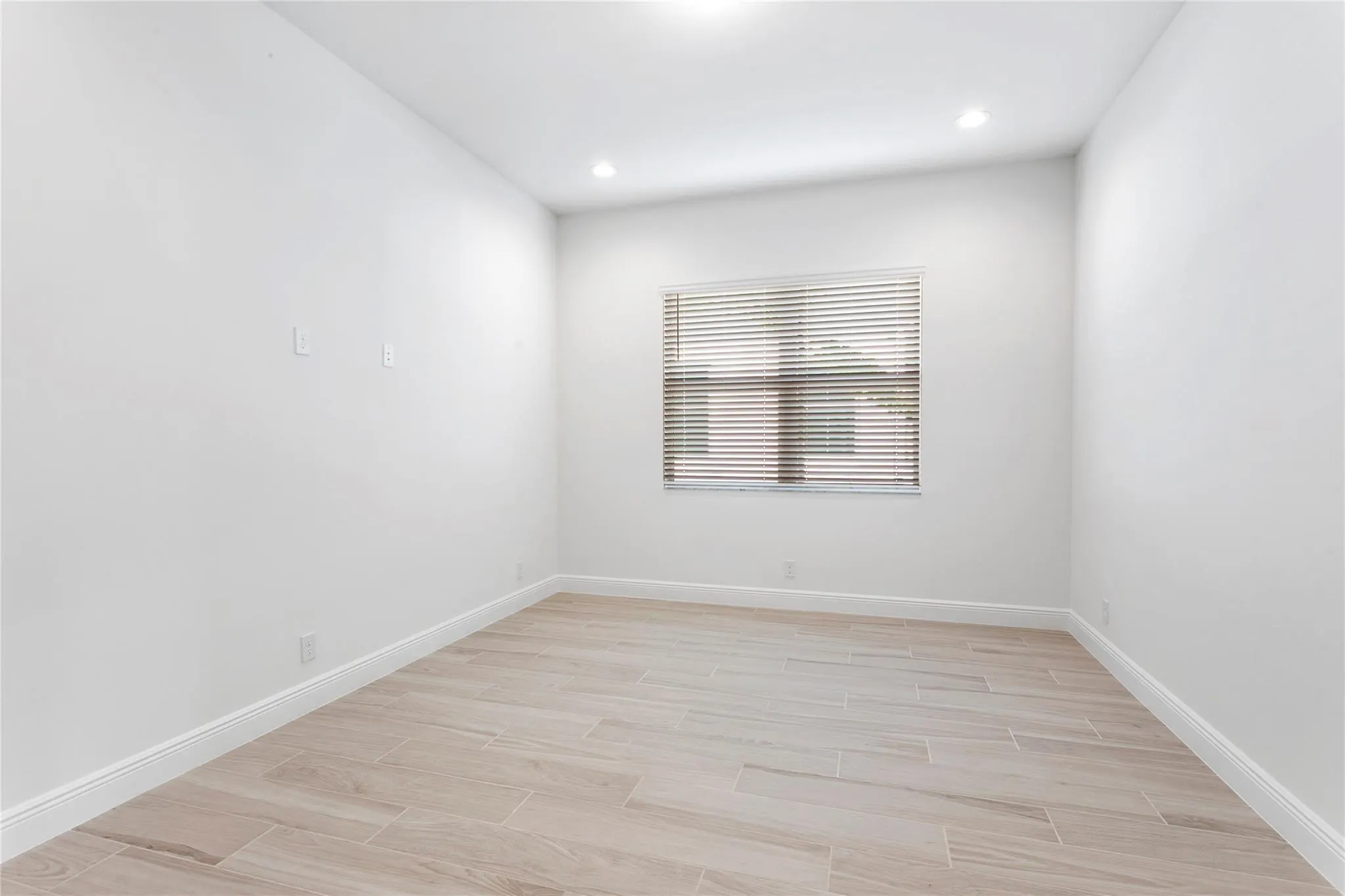 9224 Crestview Cir