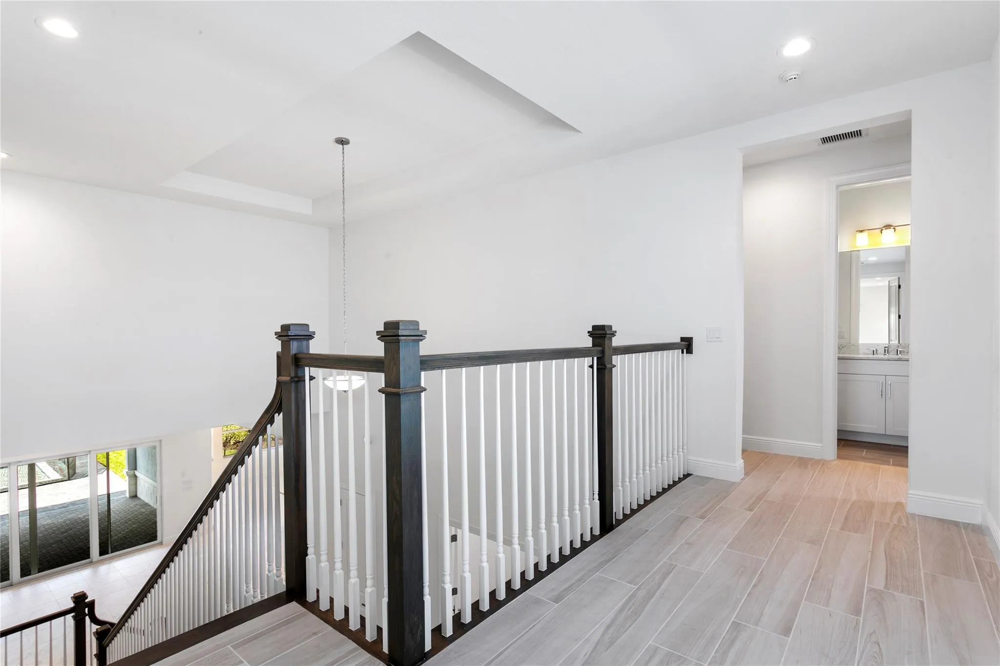 9224 Crestview Cir