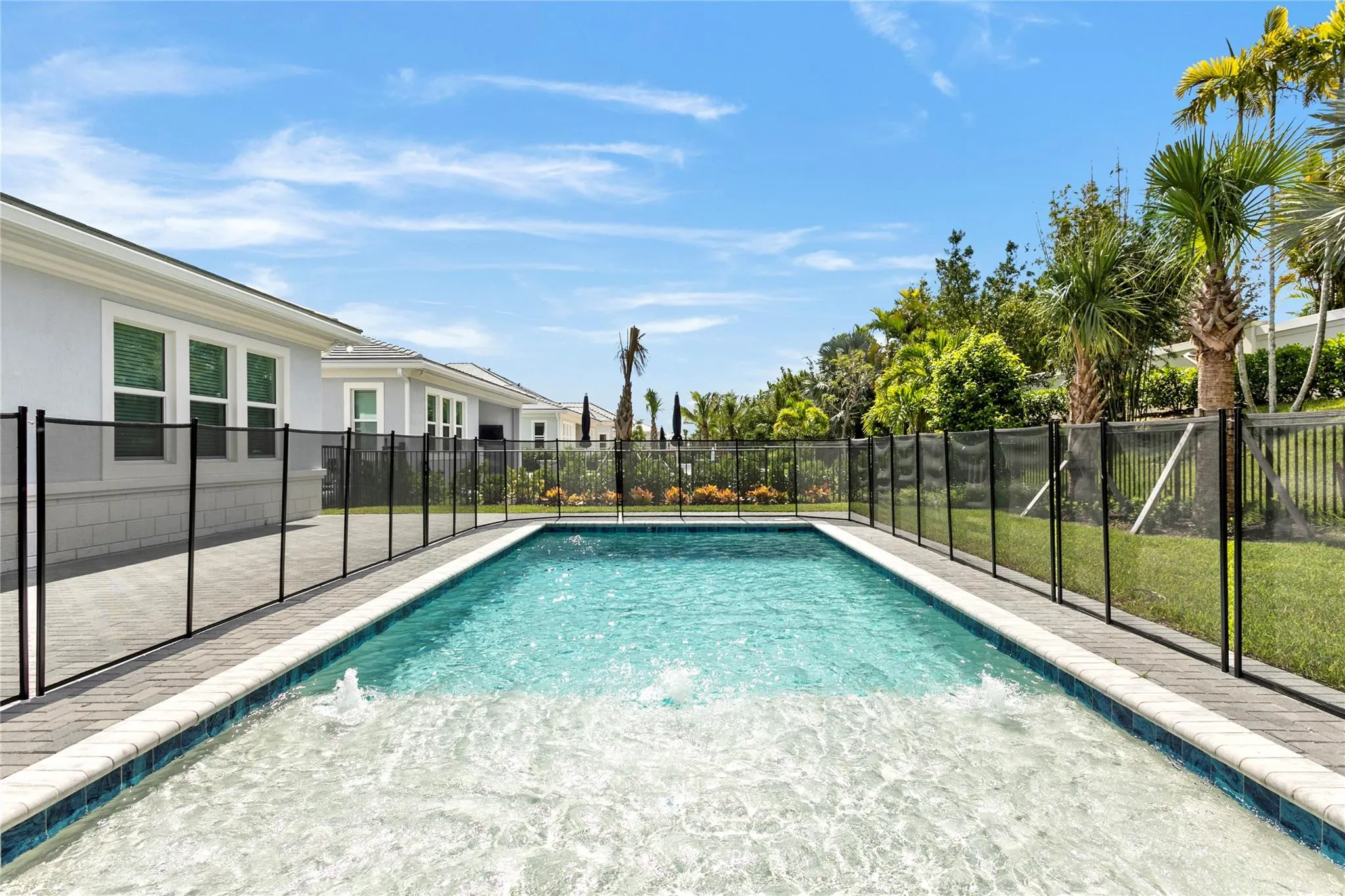 9224 Crestview Cir
