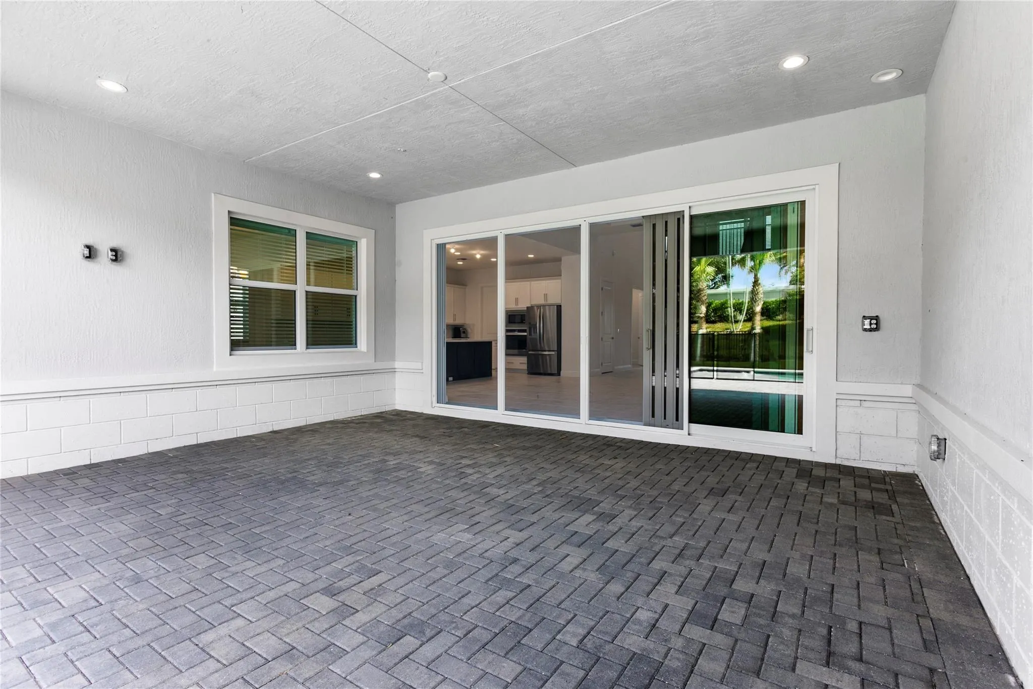 9224 Crestview Cir