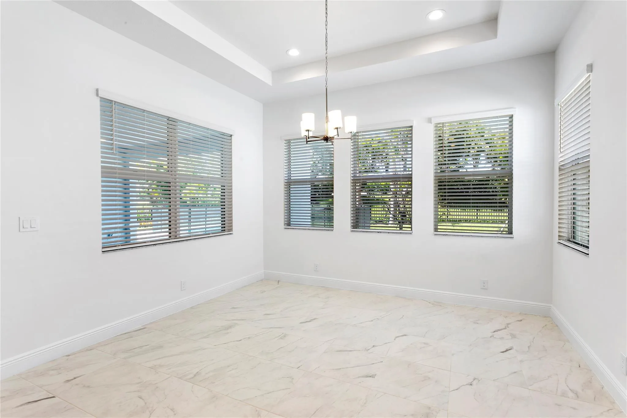 9224 Crestview Cir
