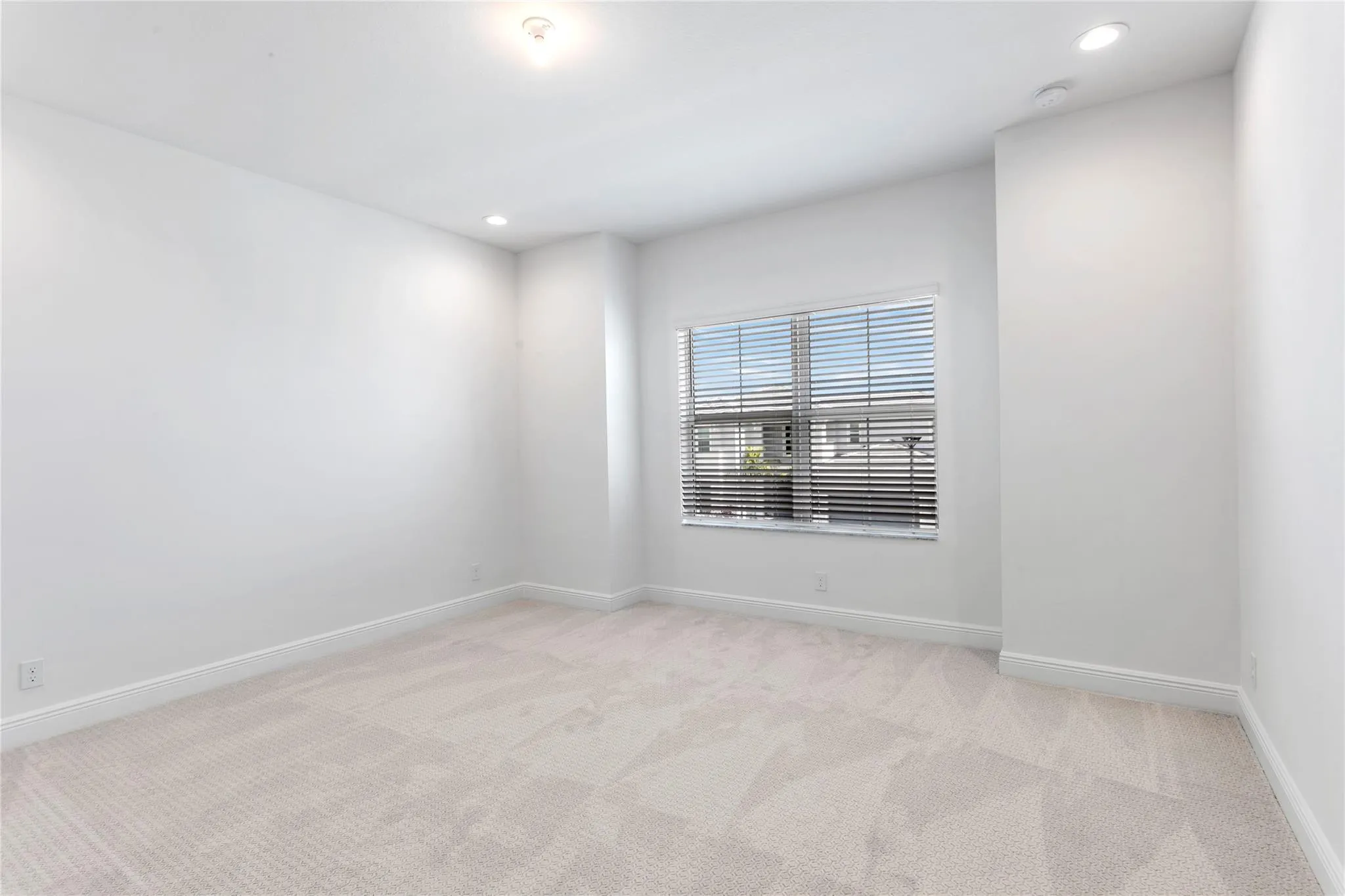 9224 Crestview Cir