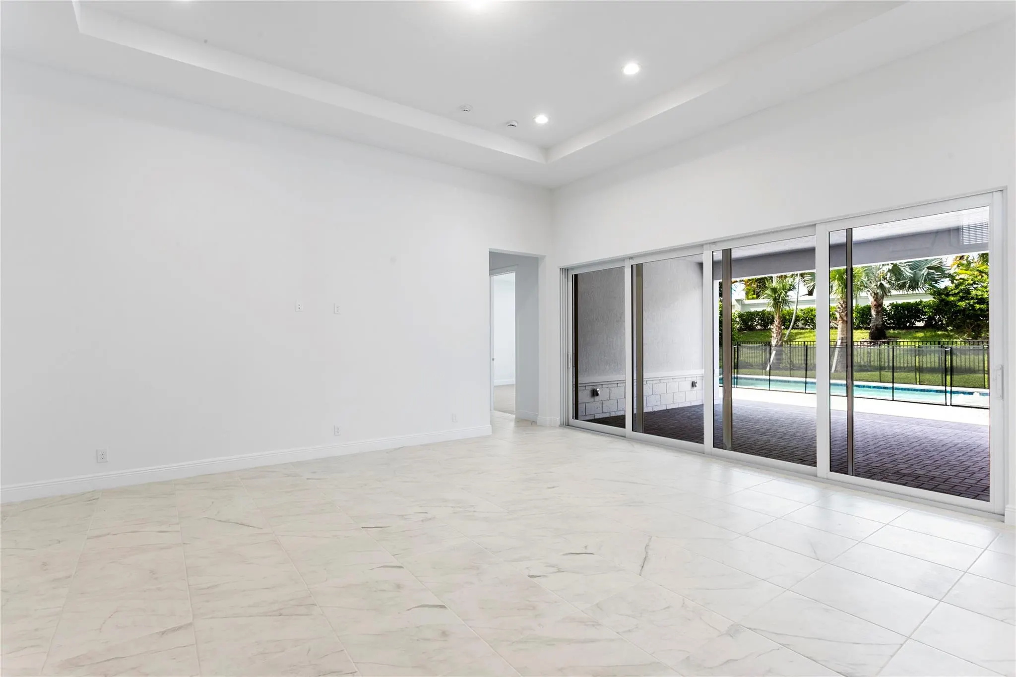 9224 Crestview Cir